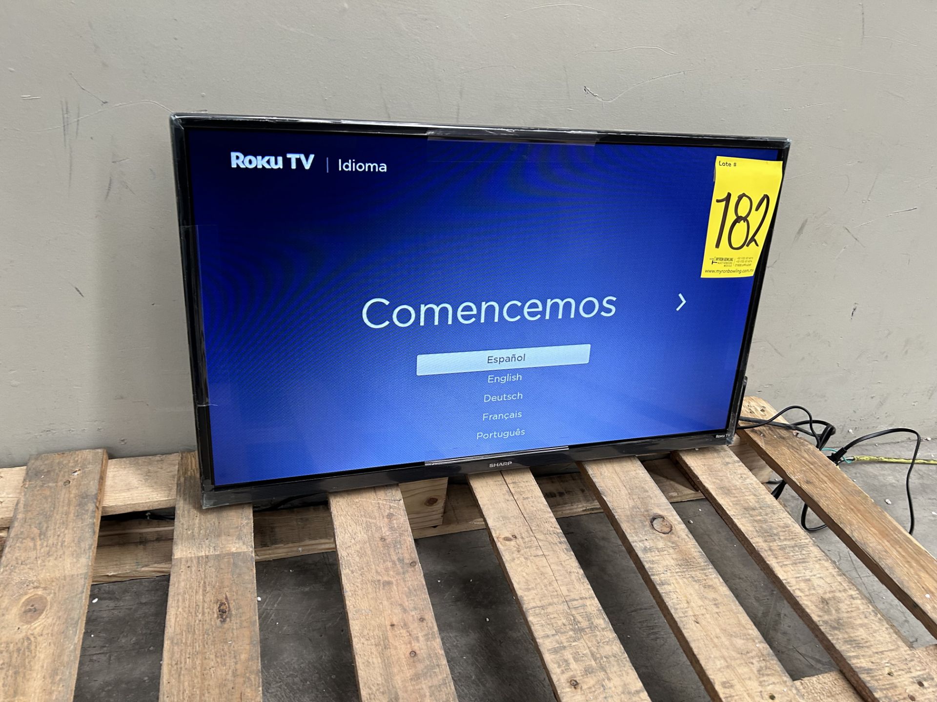 (NUEVO) Lote de 2 Pantallas, contiene: 1 Pantalla de 43" Marca TCL Modelo S454 4K UHD TV; 1 Pantall - Image 6 of 9