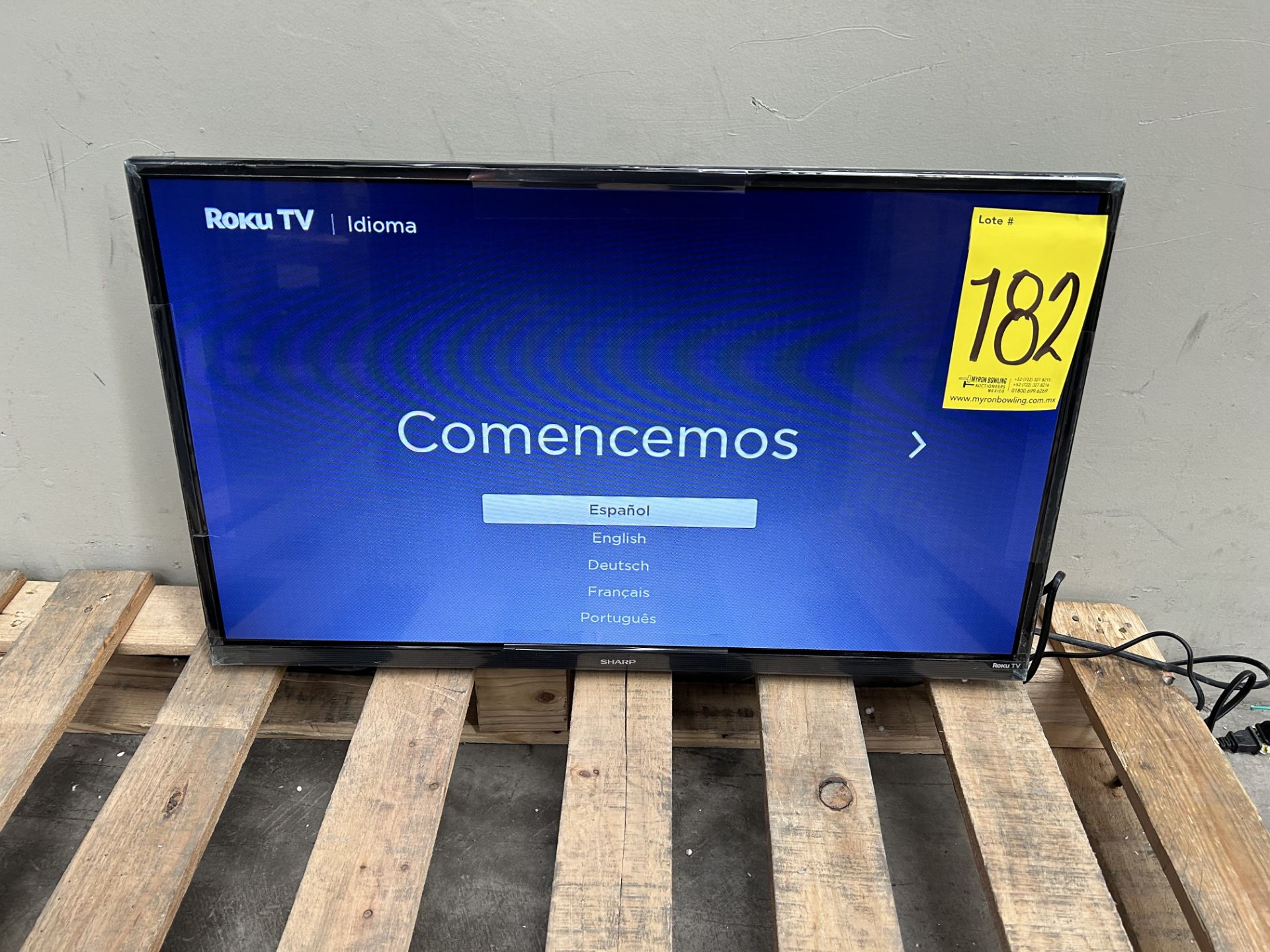 (NUEVO) Lote de 2 Pantallas, contiene: 1 Pantalla de 43" Marca TCL Modelo S454 4K UHD TV; 1 Pantall - Image 4 of 9