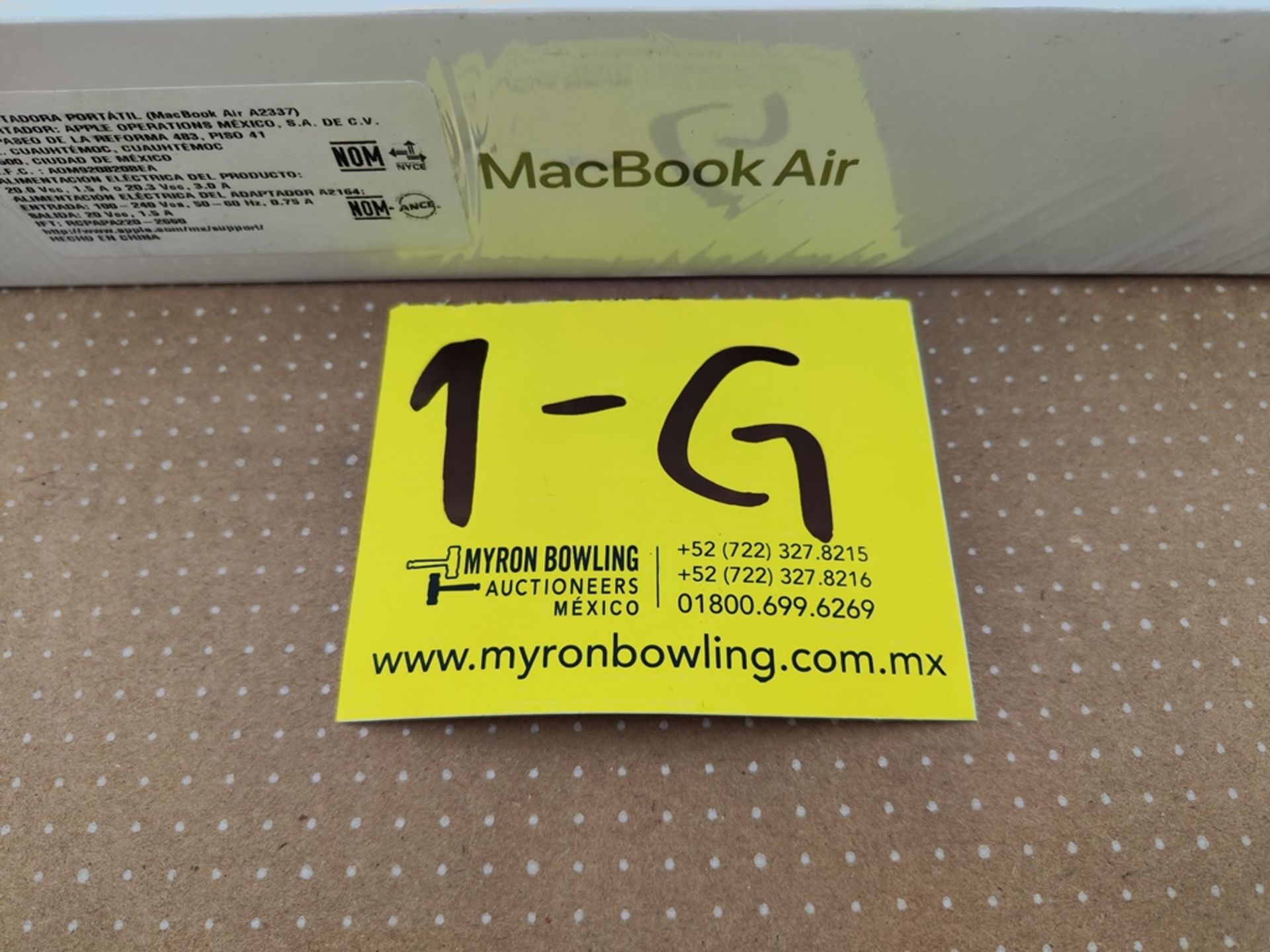 (NUEVO) Lote de 1 MACBOOK AIR 13" SSD de 256 GB, M.U de 8 GB, Serie FVFT1U01WFV, Color GRIS (sellad - Image 4 of 4