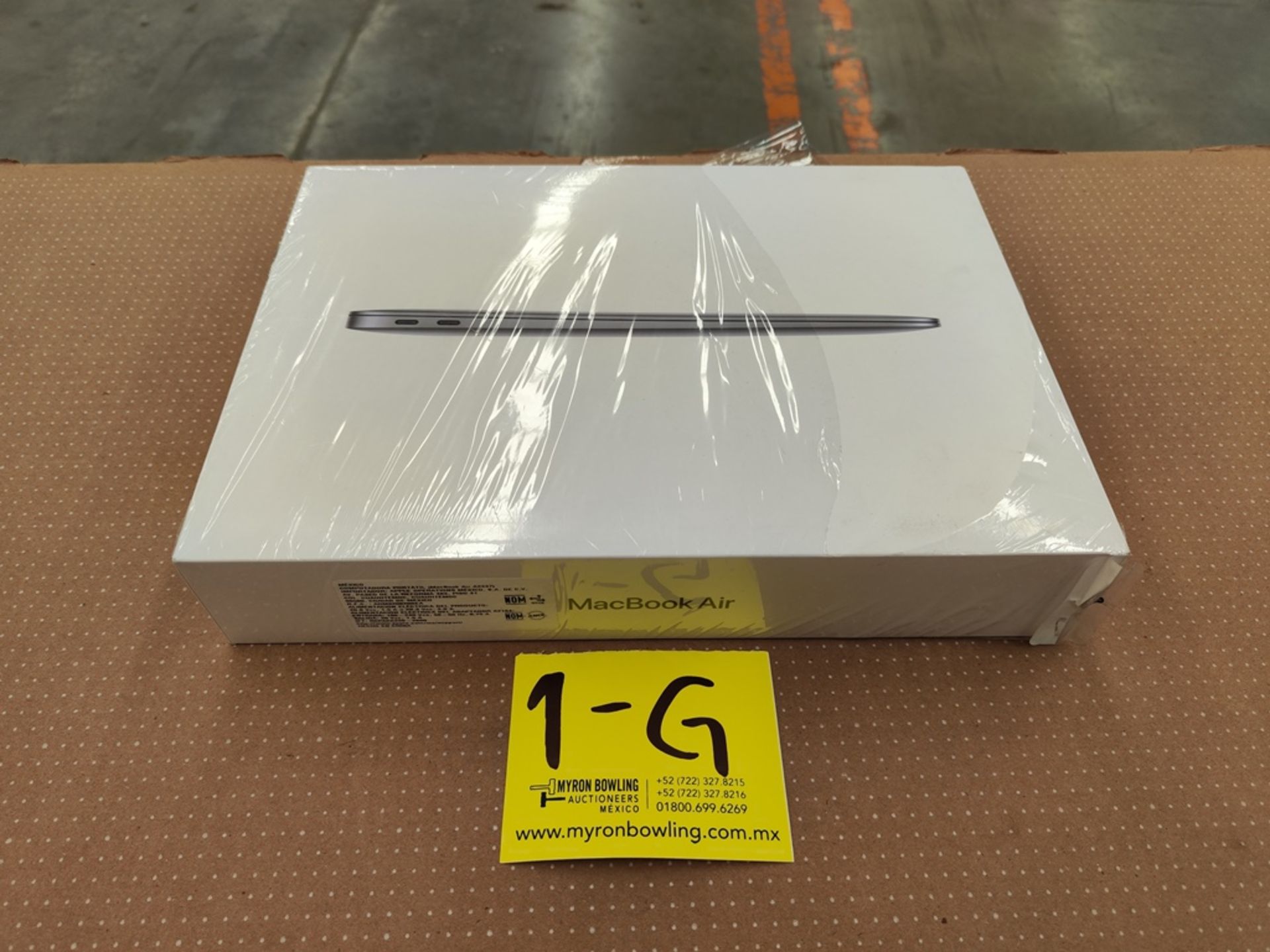 (NUEVO) Lote de 1 MACBOOK AIR 13" SSD de 256 GB, M.U de 8 GB, Serie FVFT1U01WFV, Color GRIS (sellad