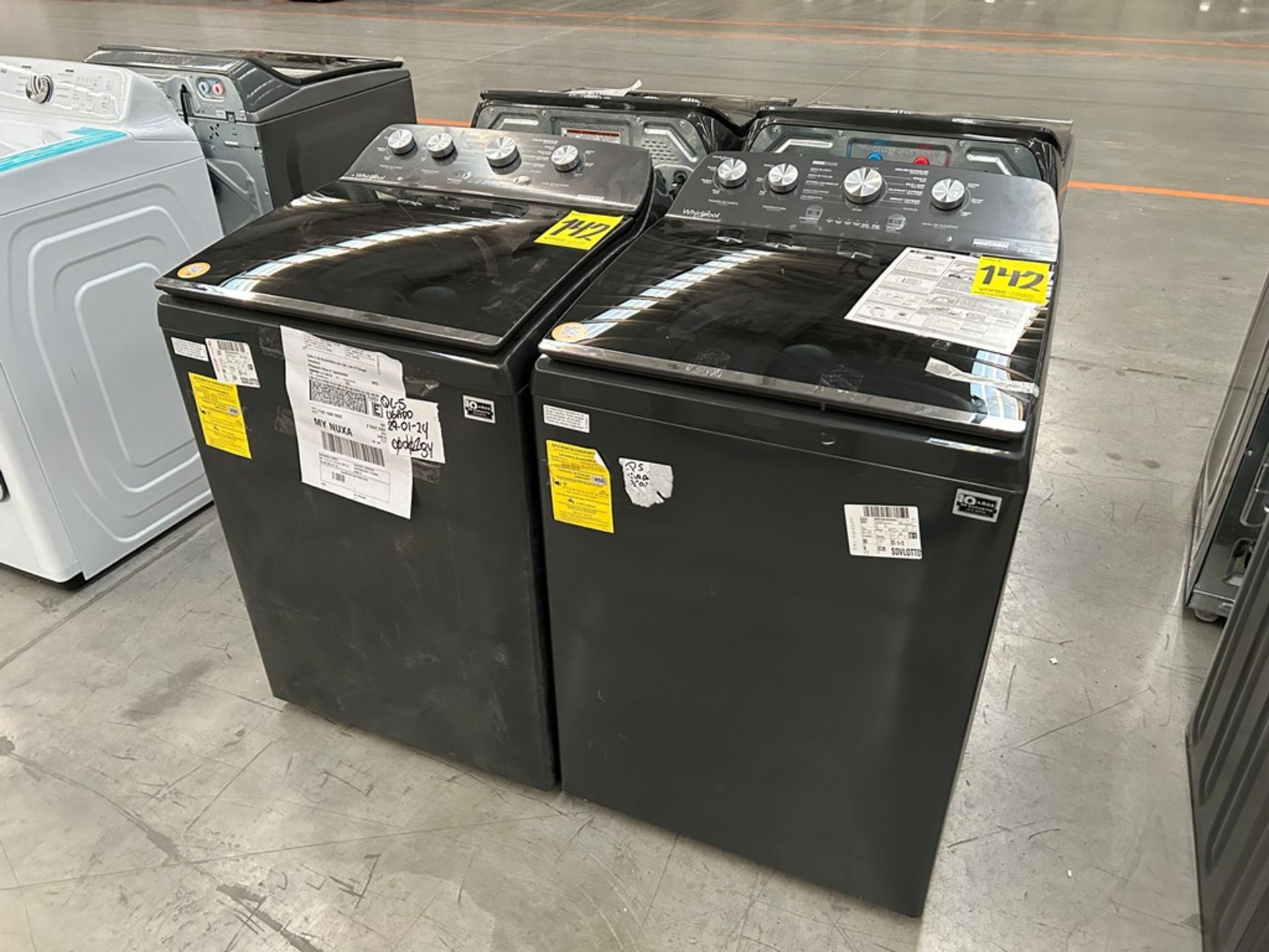 Lote de 2 Lavadoras, contiene: 1 Lavadora de 20 Kg Marca WHIRLPOOL, Modelo 8MWTW2024WLG0, Serie 044 - Image 2 of 6