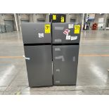 Lote de 2 Refrigeradores, contiene: 1 Refrigerador Marca HISENSE, Modelo RT80D6AGX Serie VP20148, C