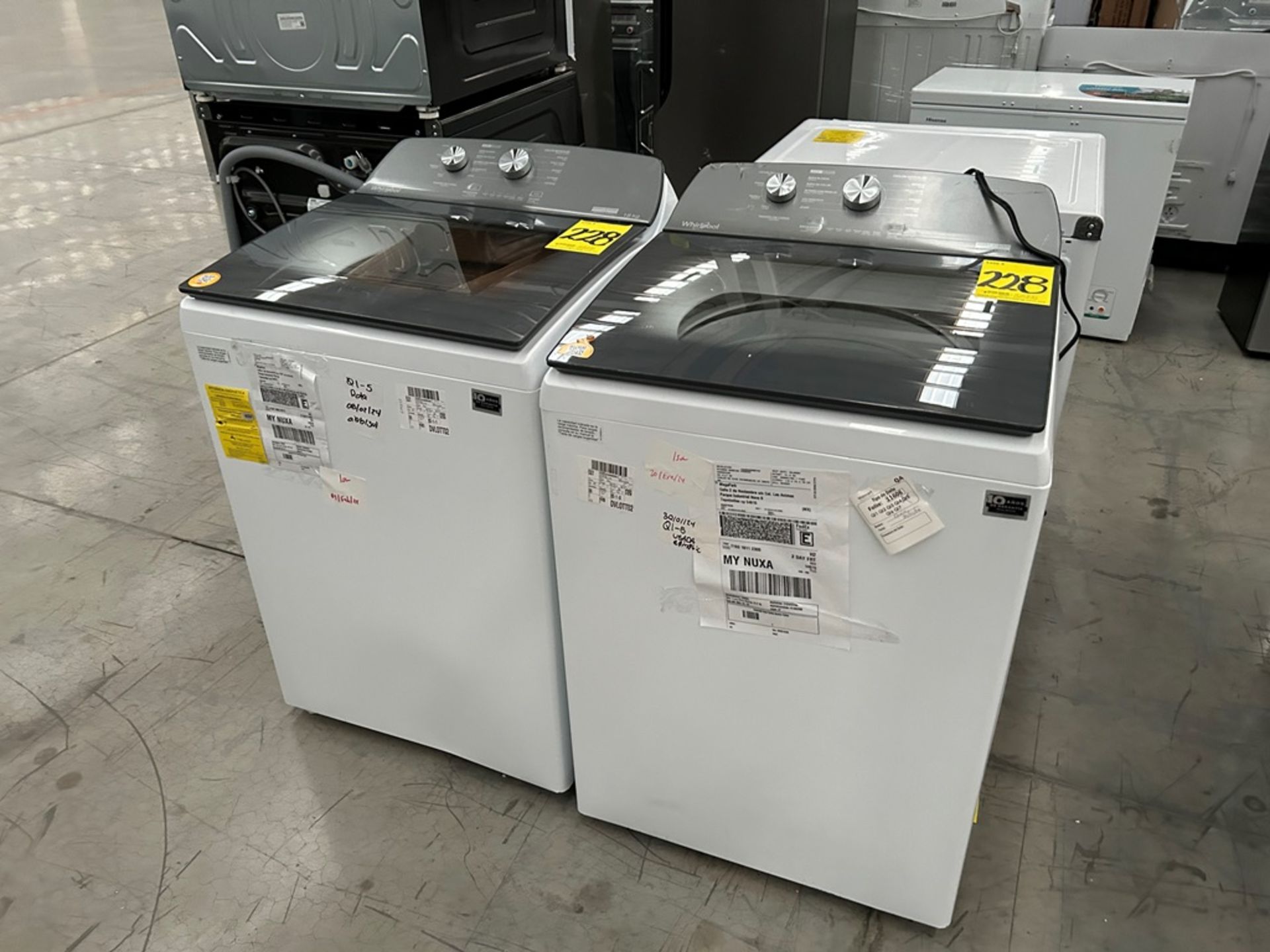 Lote de 2 Lavadoras, contiene: 1 Lavadora de 18 Kg Marca WHIRLPOOL, Modelo 8MWTW1812WPM0, Serie 353 - Image 2 of 6