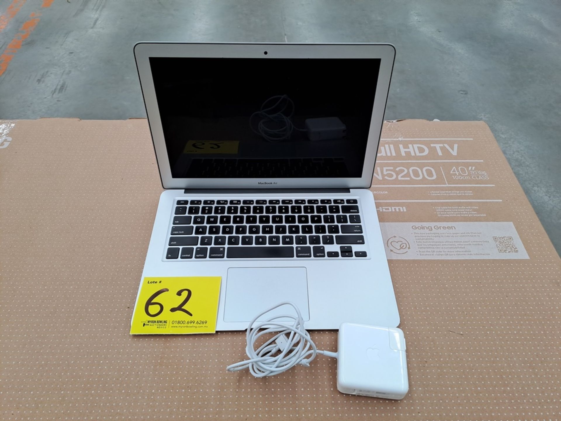 Lote de 1 MacBook Air de 128 GB (No se asegura su funcionamiento, favor de inspeccionar) - Image 2 of 8