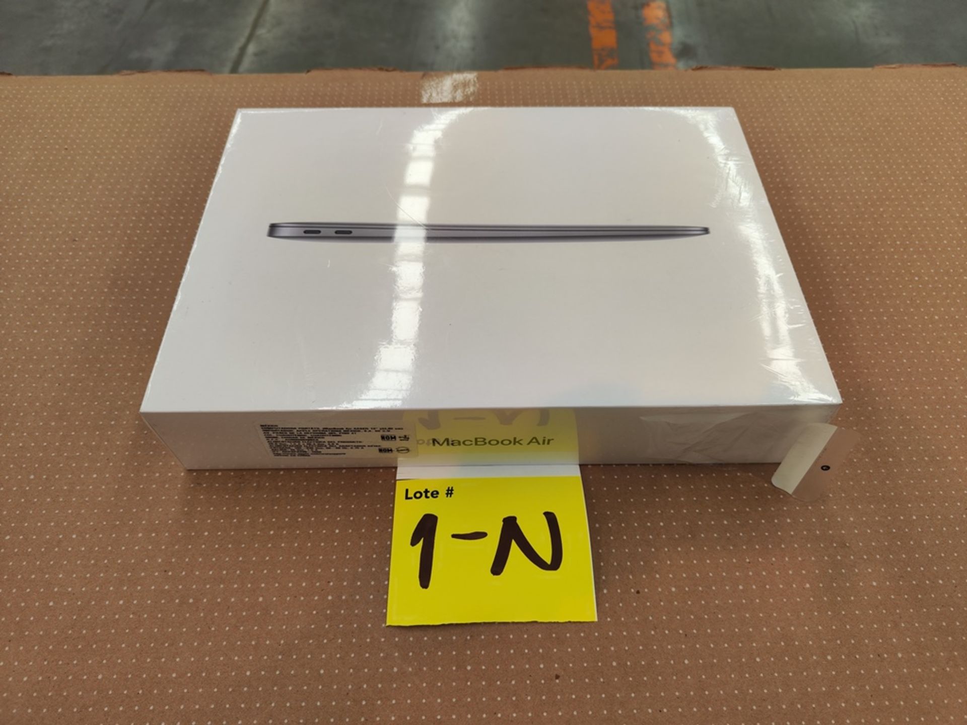 (NUEVO) Lote de 1 MACBOOK AIR 13" SSD de 256 GB, M.U de 8 GB, Serie FVFVTY71WFV, Color GRIS (sellad