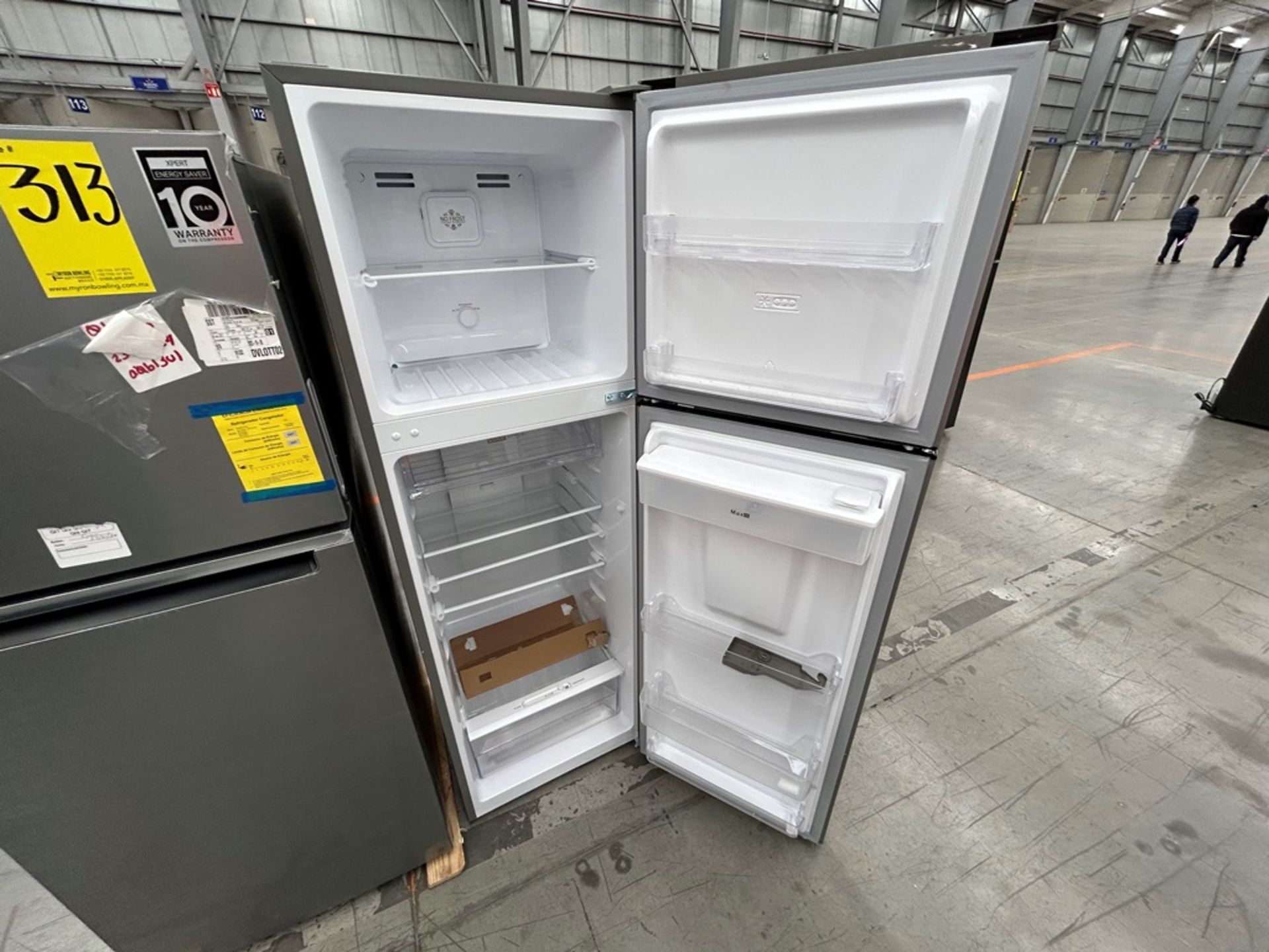 Lote de 2 Refrigeradores, contiene: 1 Refrigerador Marca WHIRLPOOL, Modelo WT1230K04, Serie VSC283 - Image 4 of 6