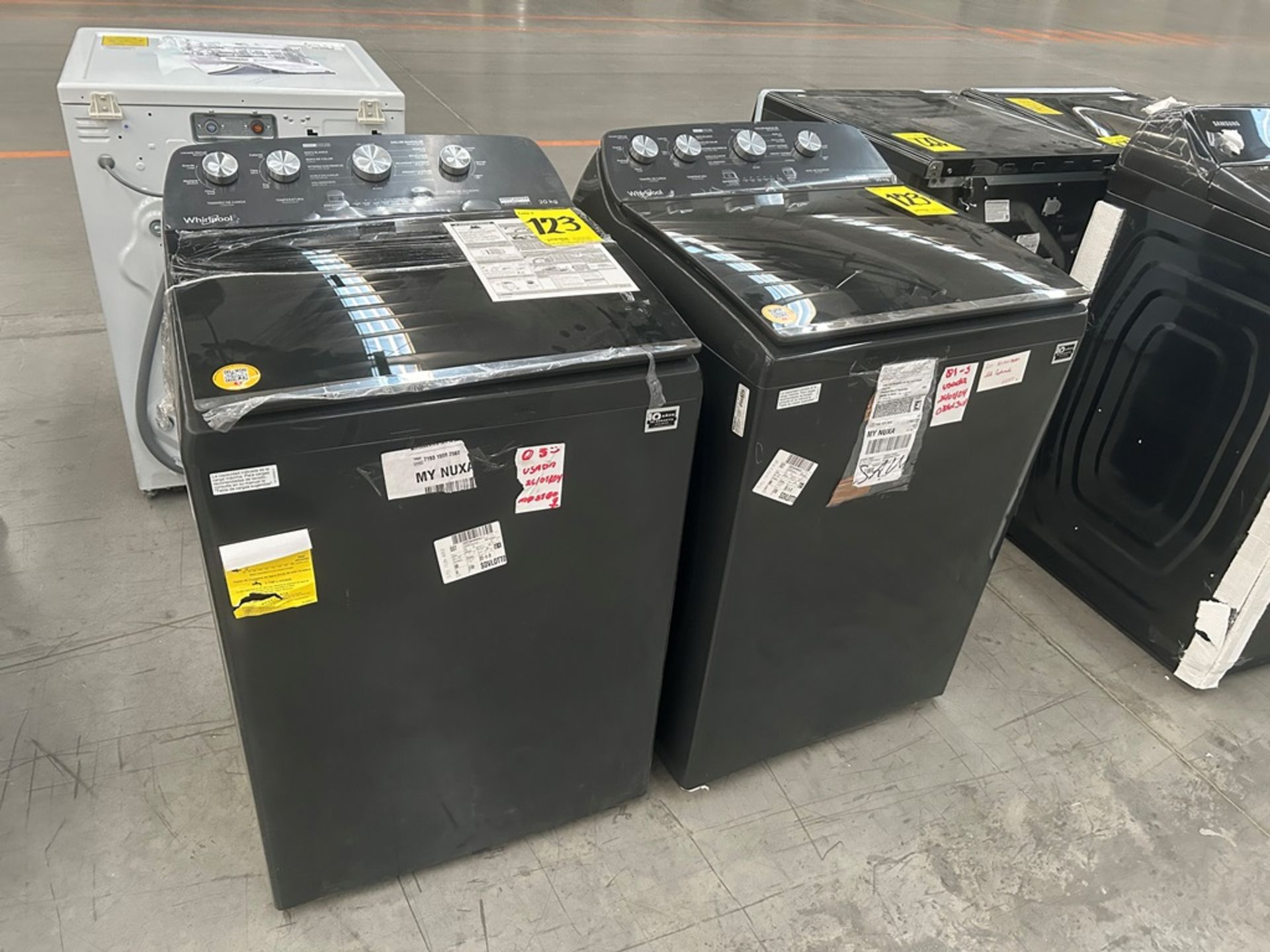 Lote de 2 Lavadoras, contiene: 1 Lavadora de 20 Kg Marca WHIRLPOOL, Modelo 8MWTW2024WLG0, Serie 045 - Image 2 of 6