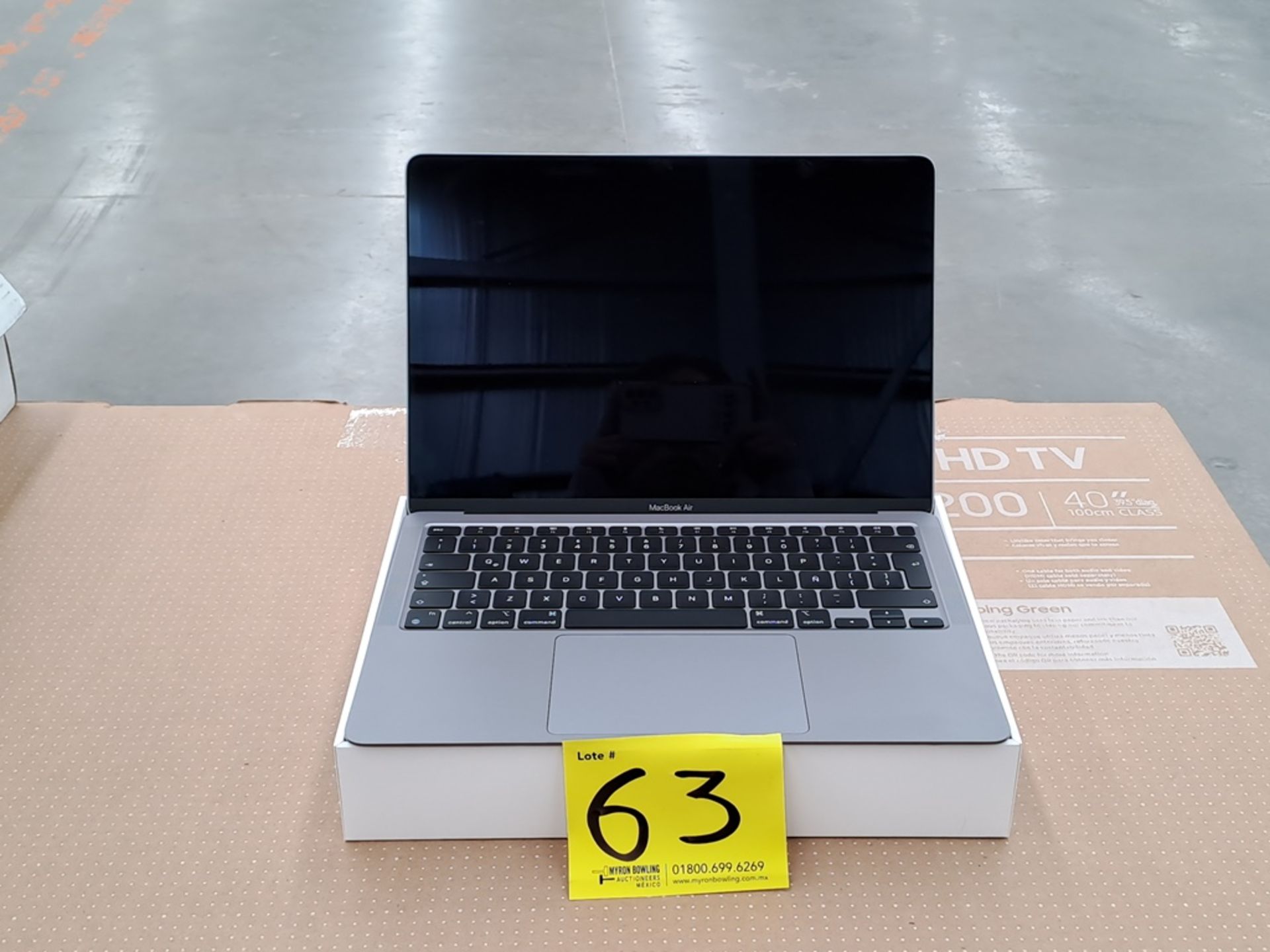 Lote de 1 MacBook Air de 256 GB, Serie FVFKQRNK1WFV (No se asegura su funcionamiento, favor de insp