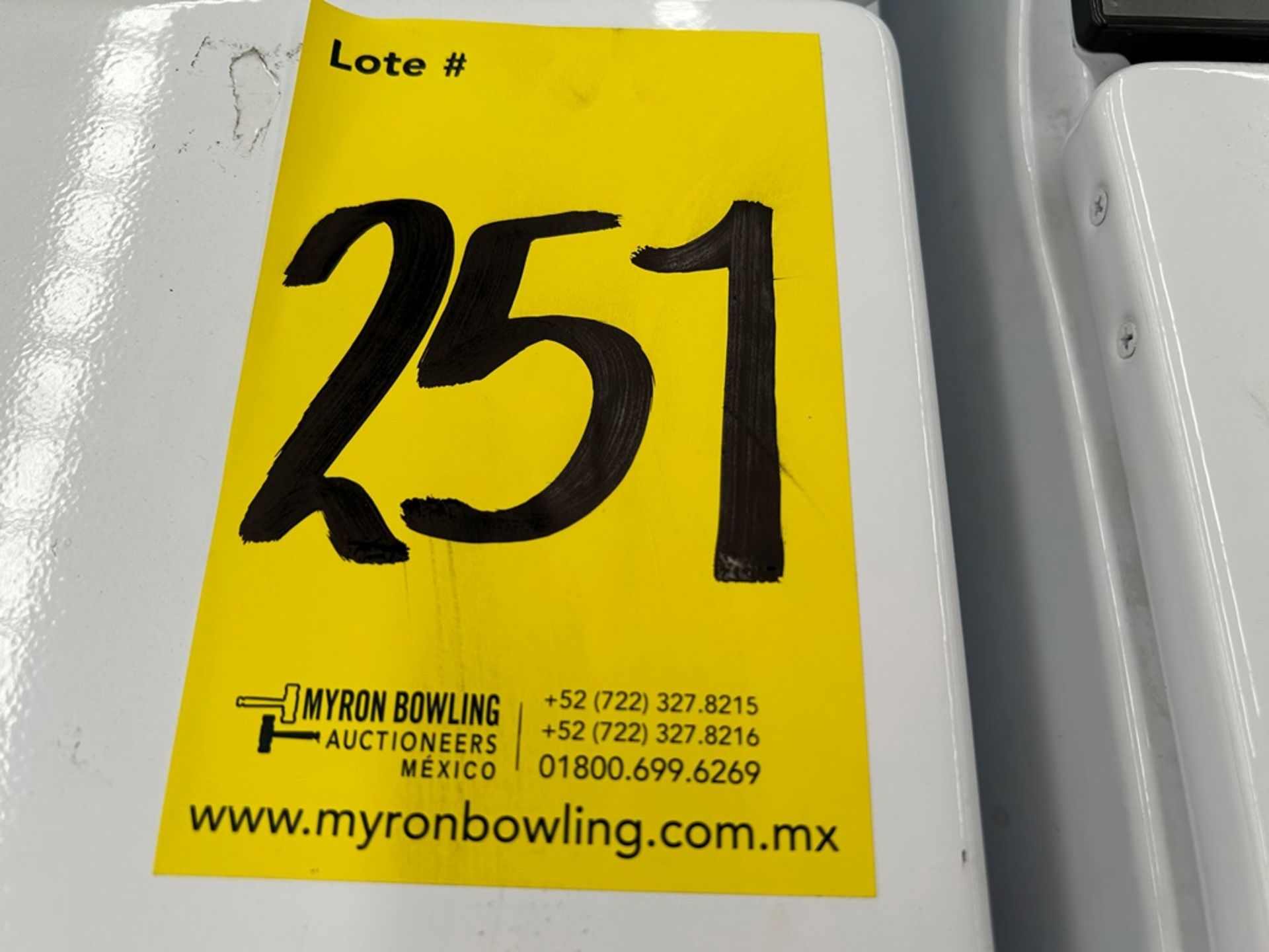 Lote de 2 Lavadoras, contiene: 1 Lavadora de 22 Kg Marca WHIRLPOOL, Modelo 8MWTW2224MPM0, Serie 062 - Image 6 of 6