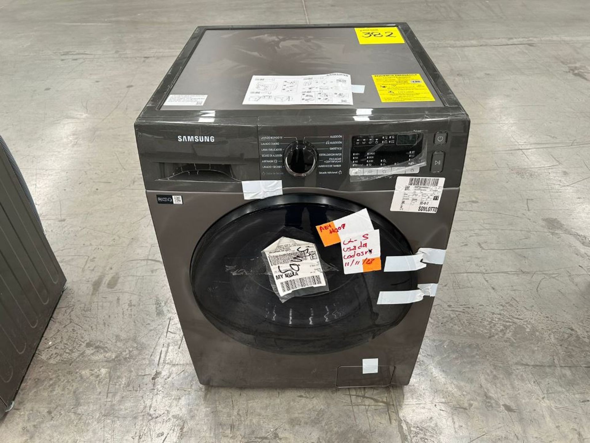 Lote de 1 Lavasecadora de 11 Kg Marca SAMSUNG, Modelo WD11T404, Serie 801212V, Color GRIS (No se As