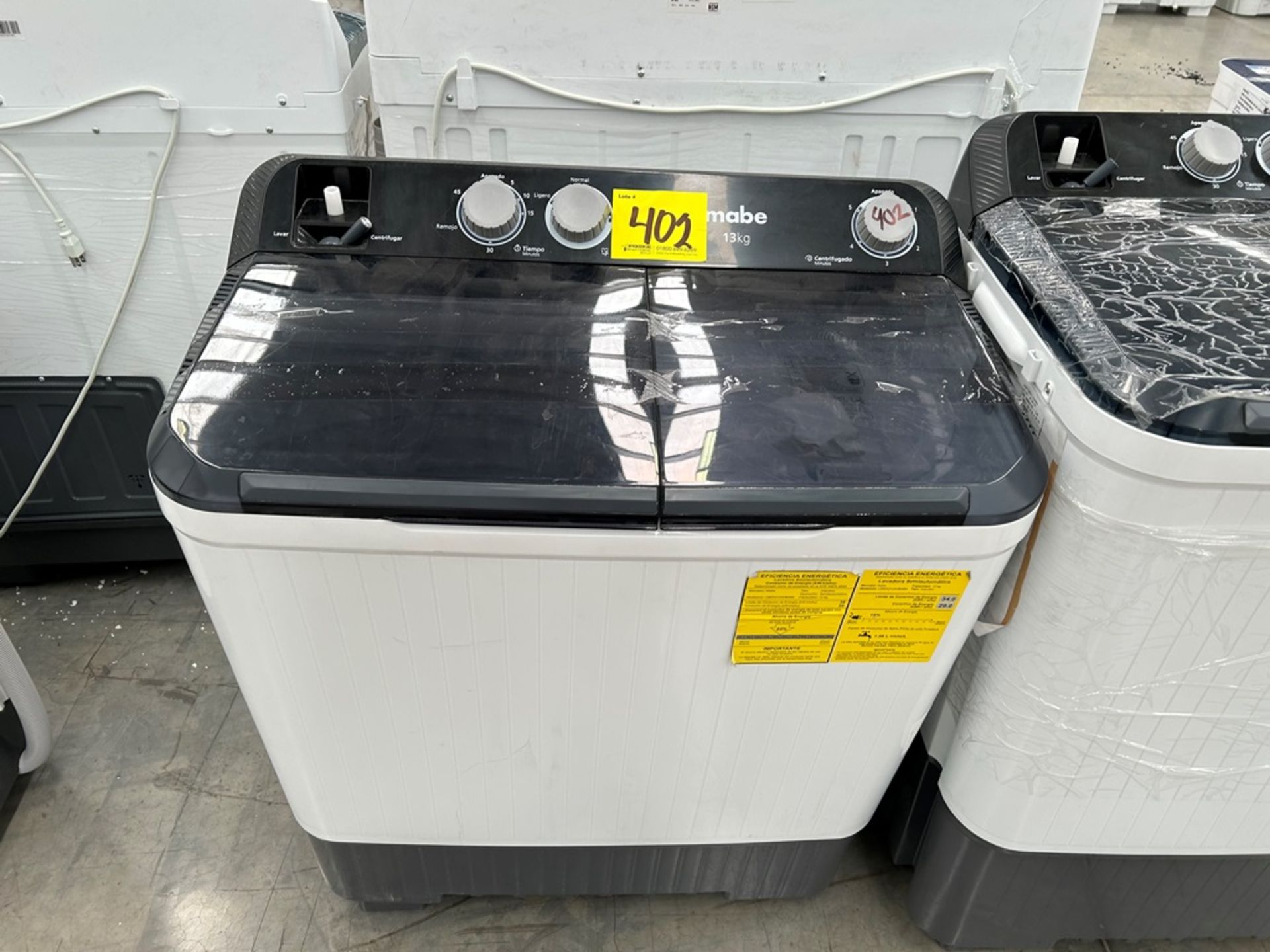 Lote de 2 Lavadoras, contiene: 1 Lavadora de 18 Kg Marca MABE, Modelo LMDX8124HBAB0, Serie ND, Colo - Image 4 of 6