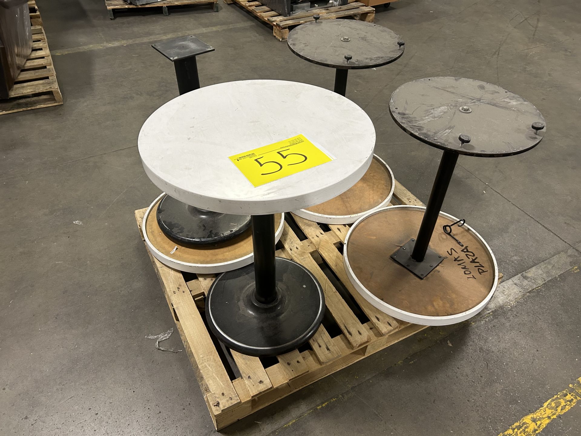 4 mesas redondas de madera con base de metal color BLANCO, Medidas 60ccm de diámetro por 75 cm (Equ - Bild 3 aus 5