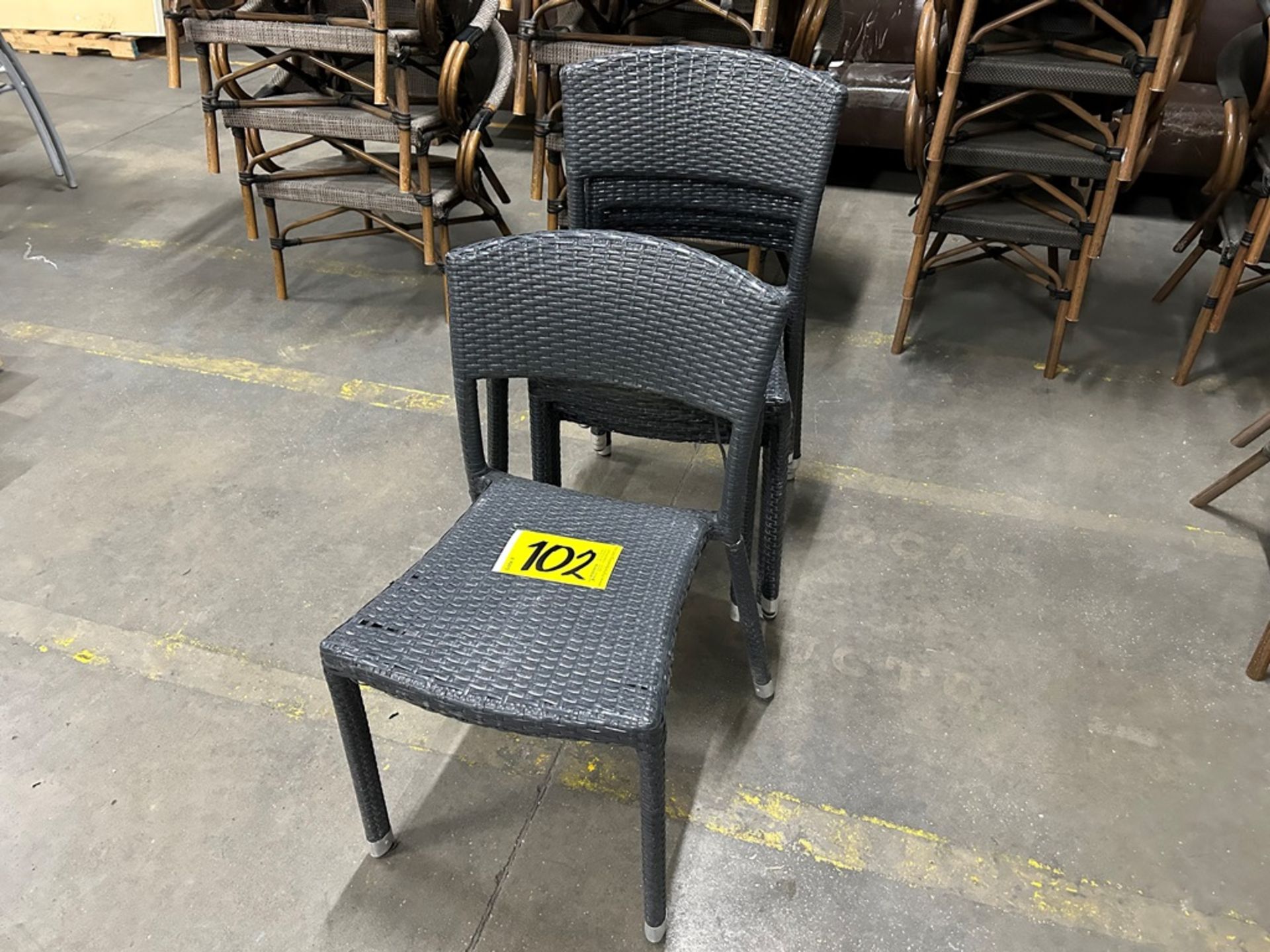 5 sillas de tipo ratán, color negro (Equipo usado) - Image 2 of 5