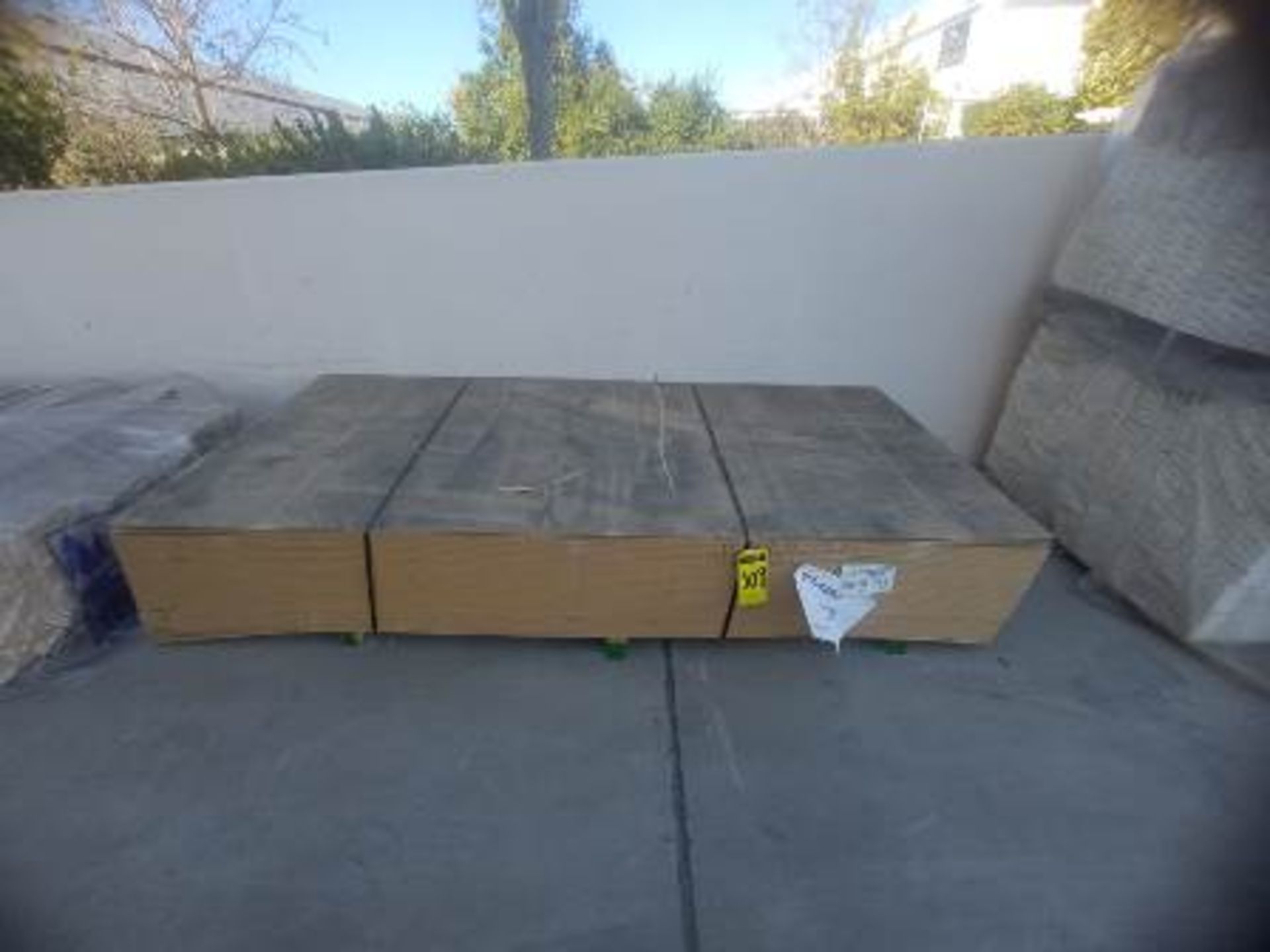 (NUEVO) Lote de 59 piezas de madera en material 1/4 MDF de medida 4 x 8 ft (con cuentas laterales).