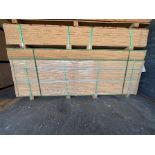 (NUEVO) Lote de 51 piezas de madera comprimida en material 5/8 PB de medida 4 x 8 ft.