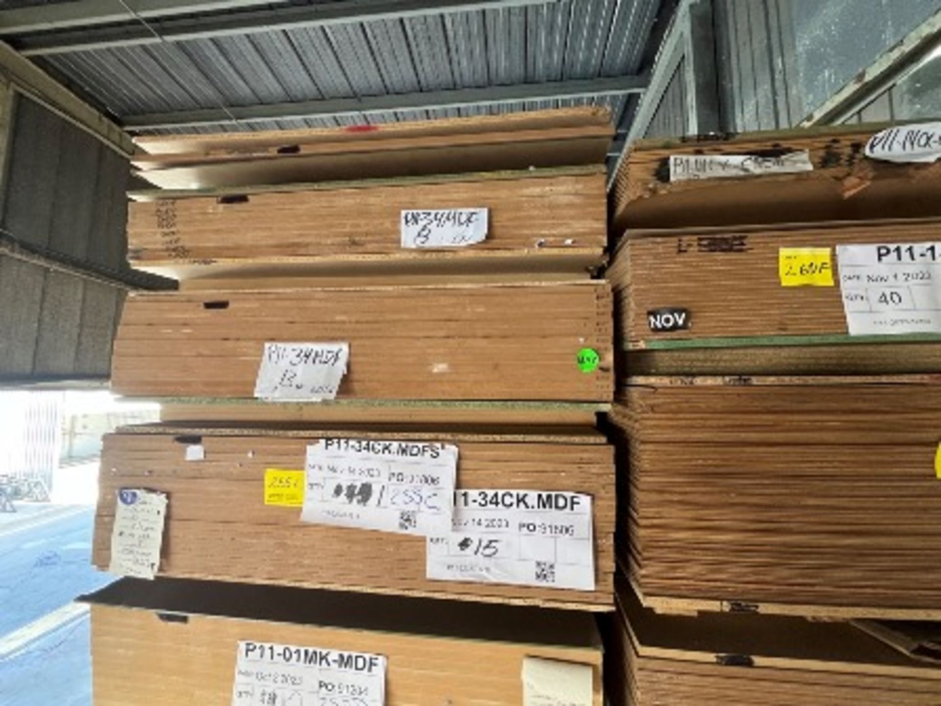 (NUEVO) Lote de 38 piezas de madera contiene: 15 piezas en material 3/4 CK.MDF medida 4 x 8 ft; 21 - Image 2 of 8