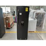 1 Refrigerador con dispensador de agua Marca MABE, Modelo RMA300FJMRD0, Serie 715230 Color GRIS (No