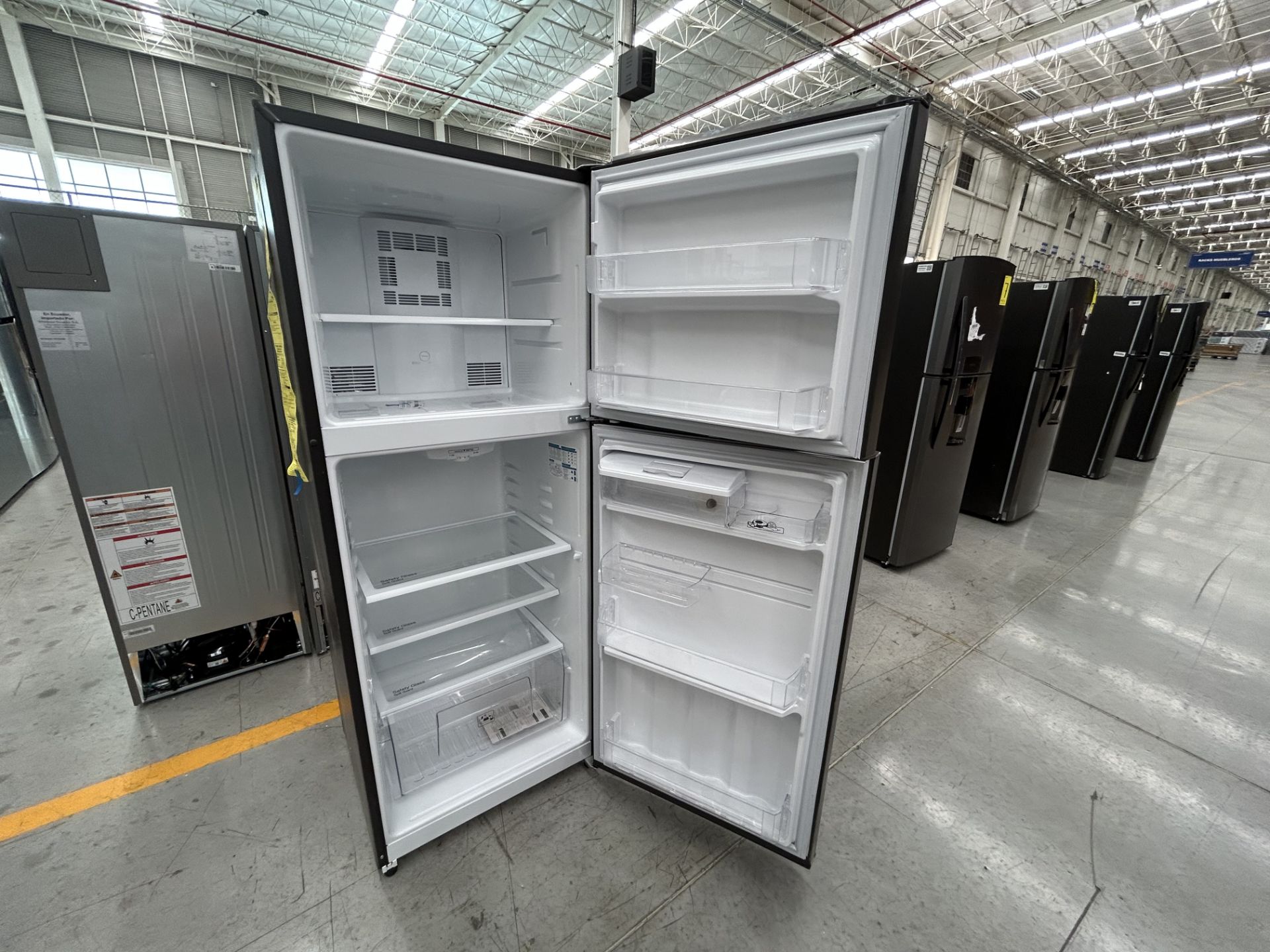 1 Refrigerador con dispensador de agua Marca MABE, Modelo RME360FDMRD0, Serie 712305 Color GRIS (No - Bild 4 aus 5