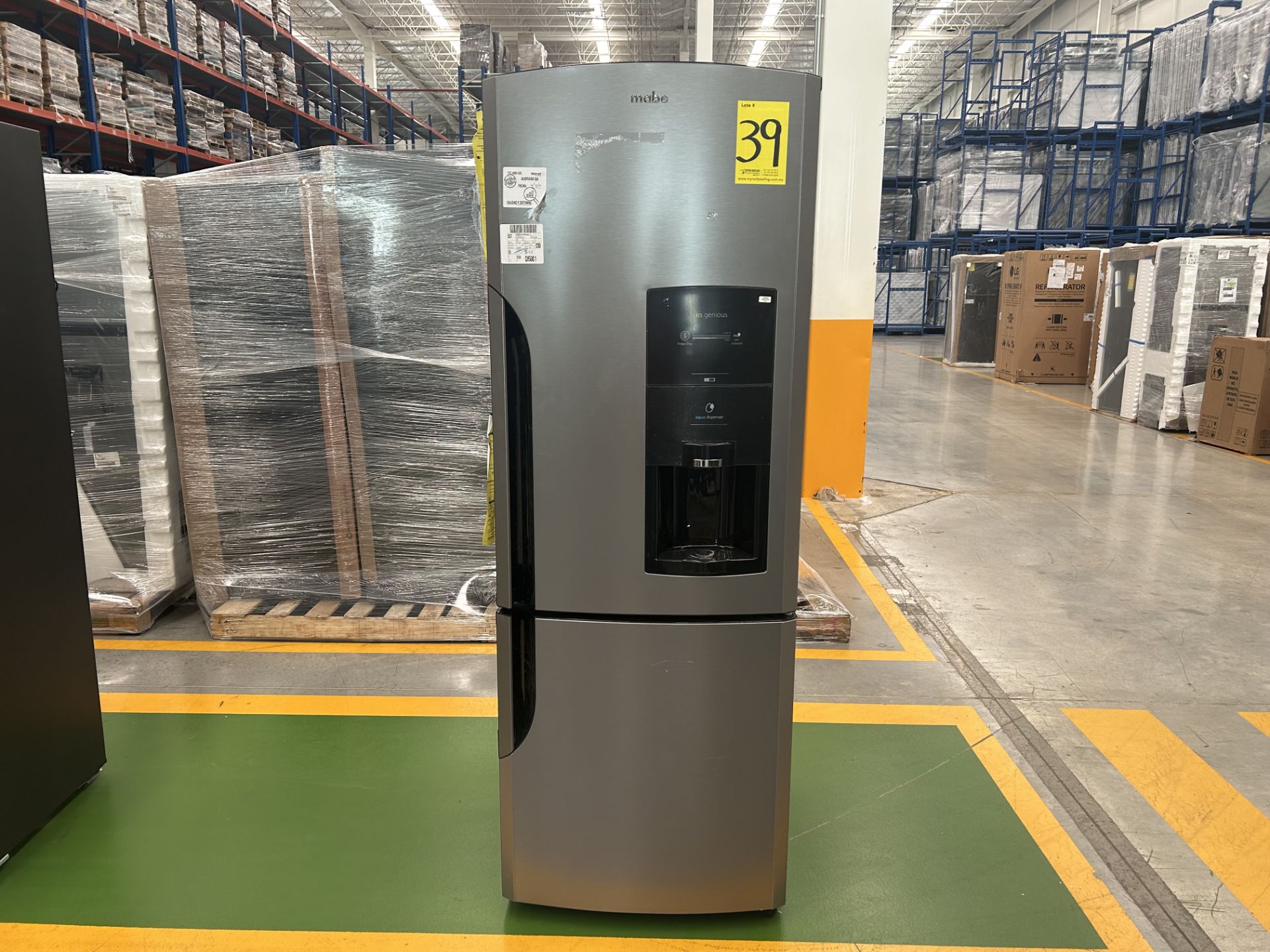 1 Refrigerador con dispensador de agua Marca MABE, Modelo RMB400IAMRM0, Serie 415121 Color GRIS (No