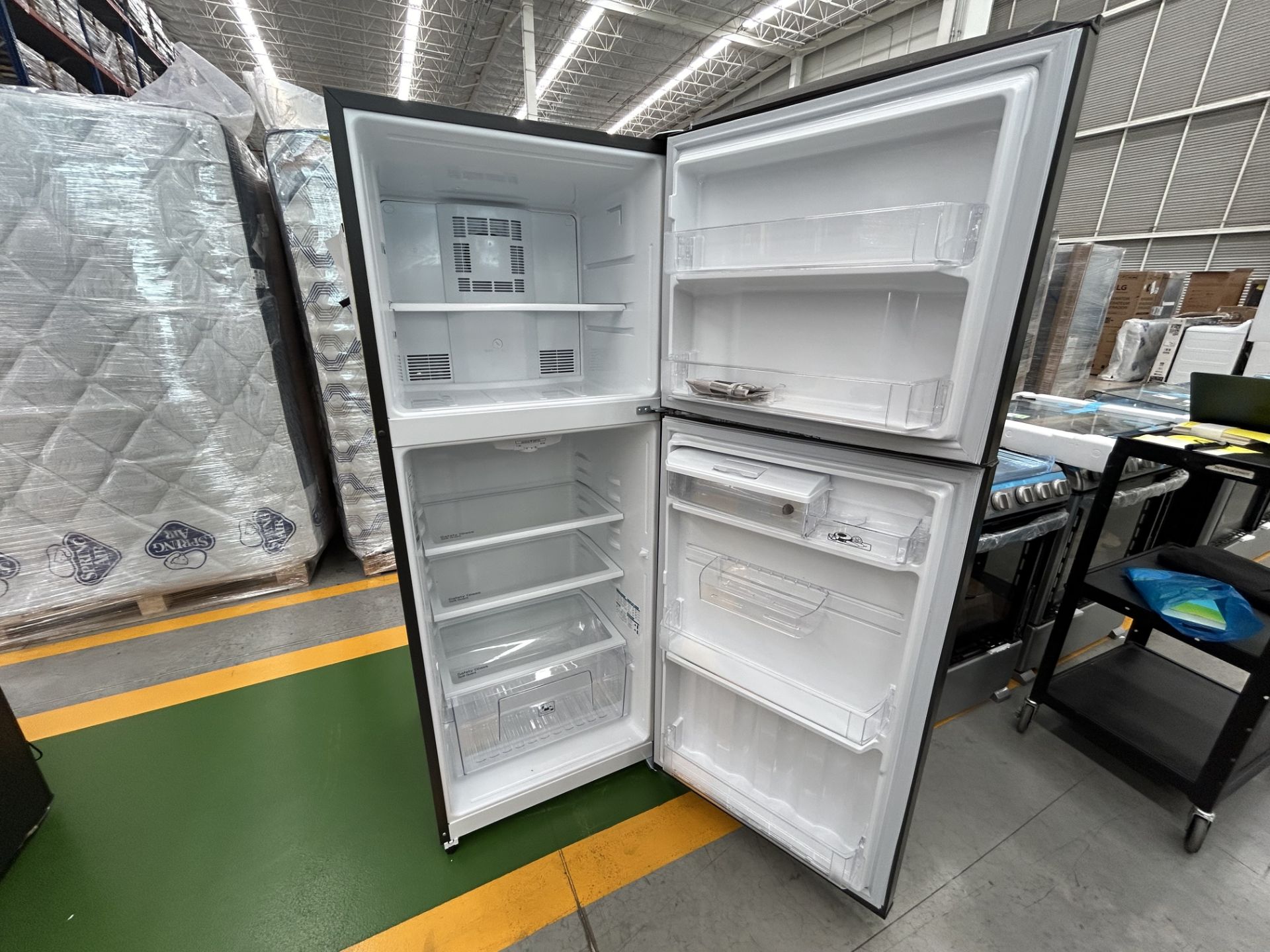 1 Refrigerador con dispensador de agua Marca MABE, Modelo RME360FDMRD0, Serie 802282 Color GRIS (No - Image 4 of 5