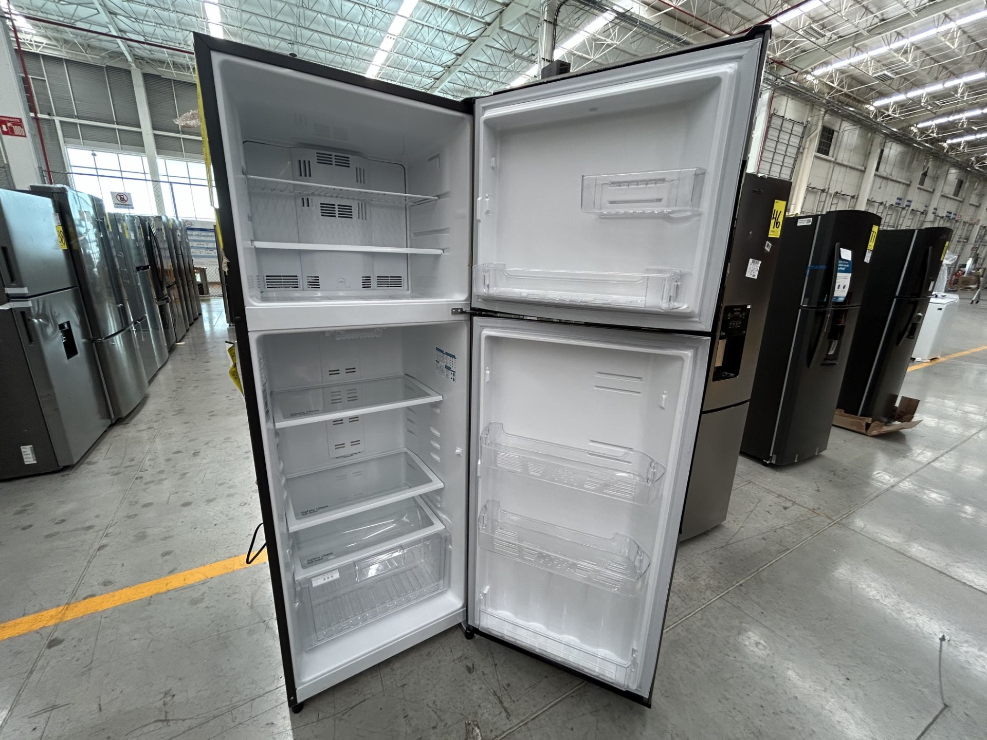 1 Refrigerador Marca MABE, Modelo RMA400IVMRM0, Serie 503385 Color GRIS (No se Asegura su Funcionam - Image 4 of 5