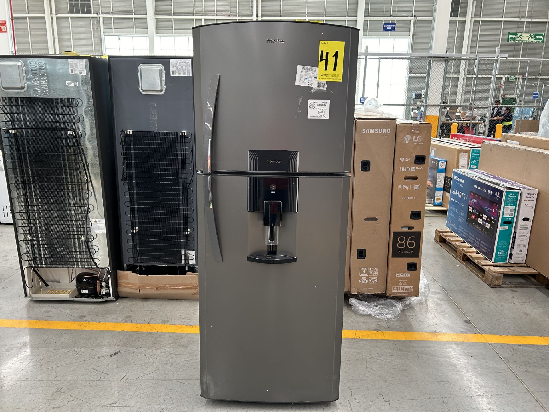 1 Refrigerador con dispensador de agua Marca MABE, Modelo RME360FDMRQ0, Serie 819146 Color GRIS (No