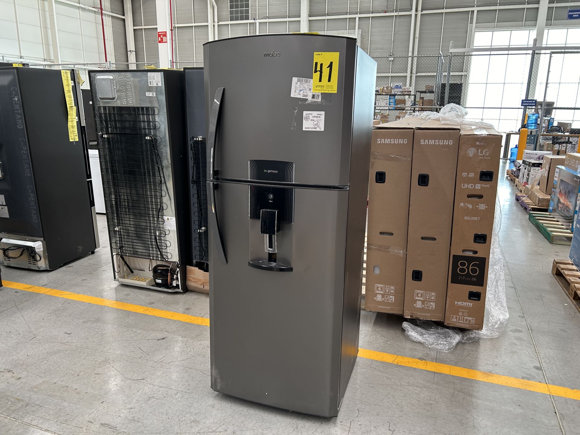 1 Refrigerador con dispensador de agua Marca MABE, Modelo RME360FDMRQ0, Serie 819146 Color GRIS (No - Image 2 of 5