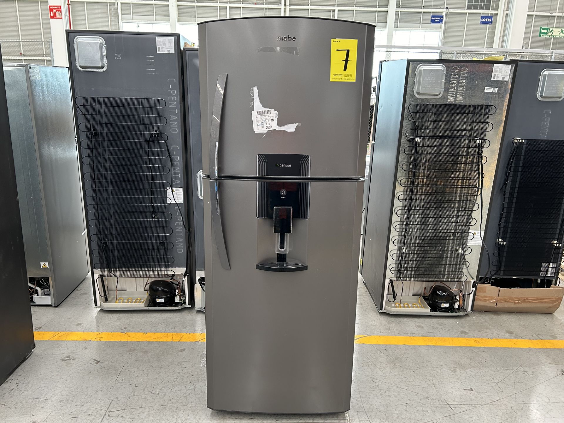 1 Refrigerador con dispensador de agua Marca MABE, Modelo RME360FDMRQ0, Serie 803864 Color GRIS (No