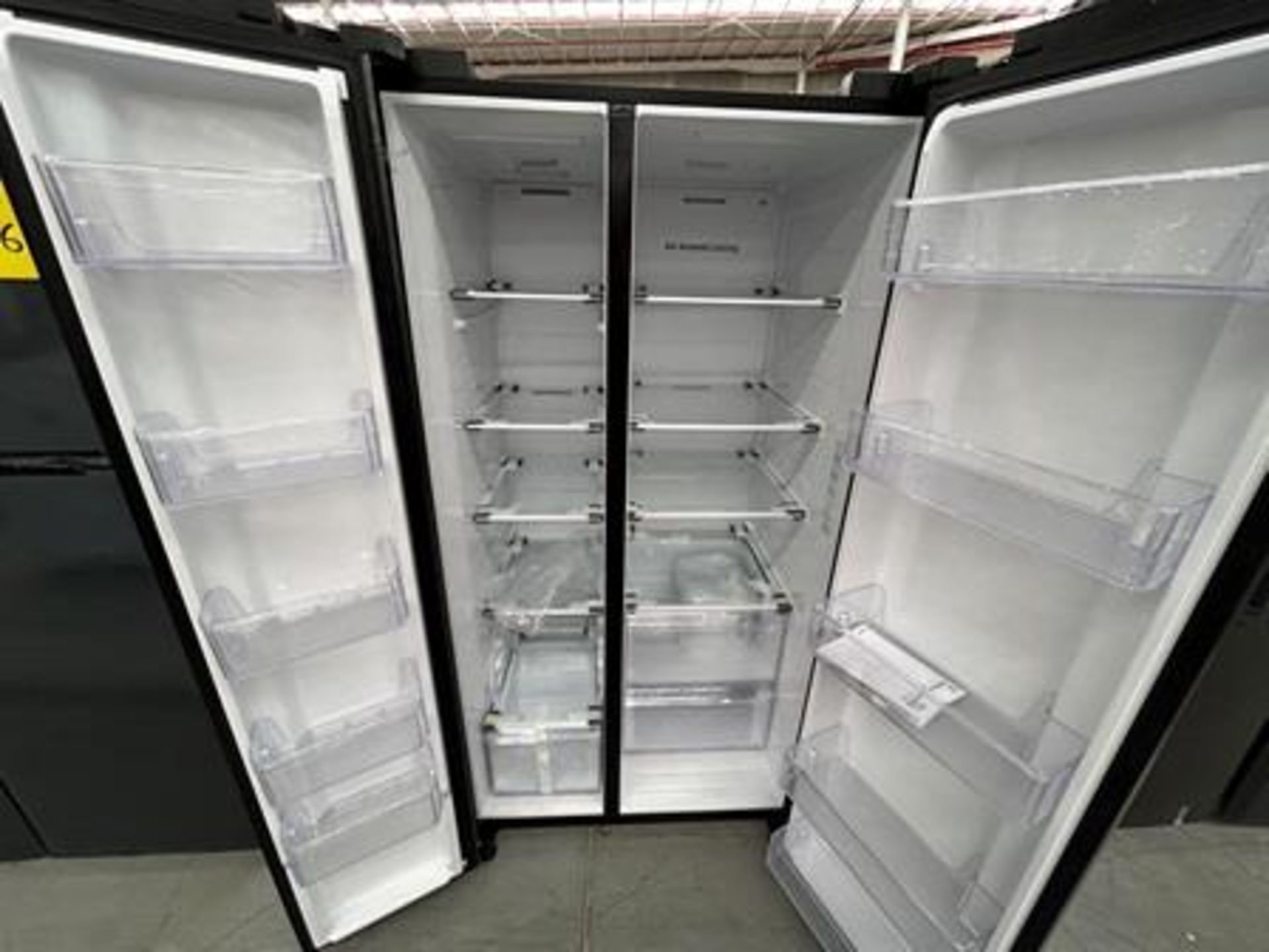 1 refrigerador Marca SAMSUNG, Modelo RS28T5B00B2, Serie 0277V, Color NEGRO (Equipo de devolución) - Image 4 of 5