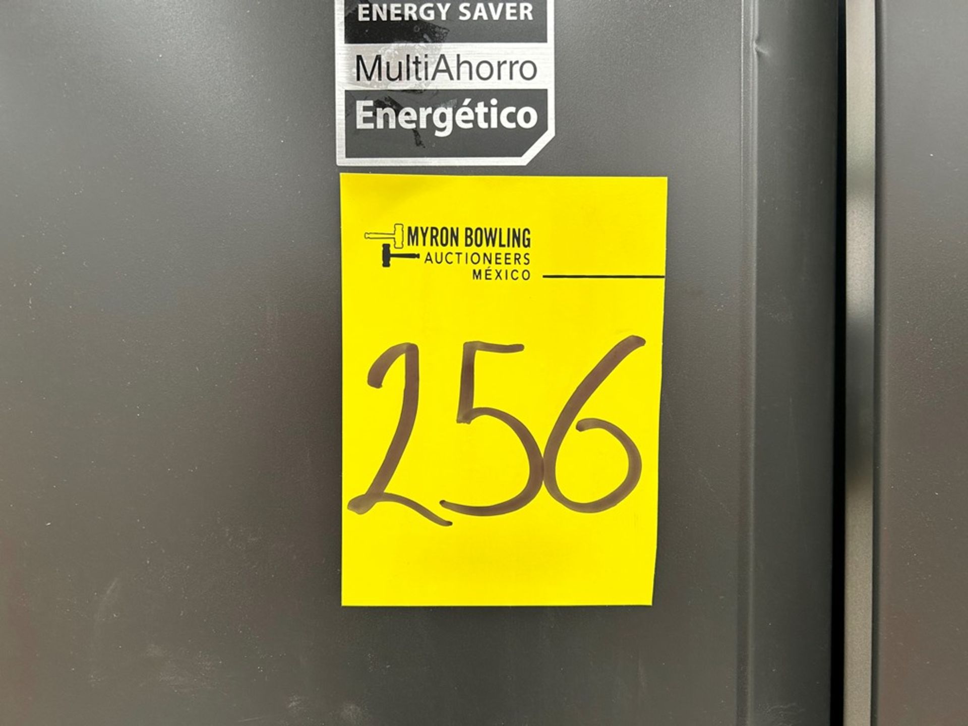 2 refrigeradores contiene: 1 refrigerador con dispensador de agua Marca MABE, Modelo RMA300FJMRD, S - Image 8 of 8