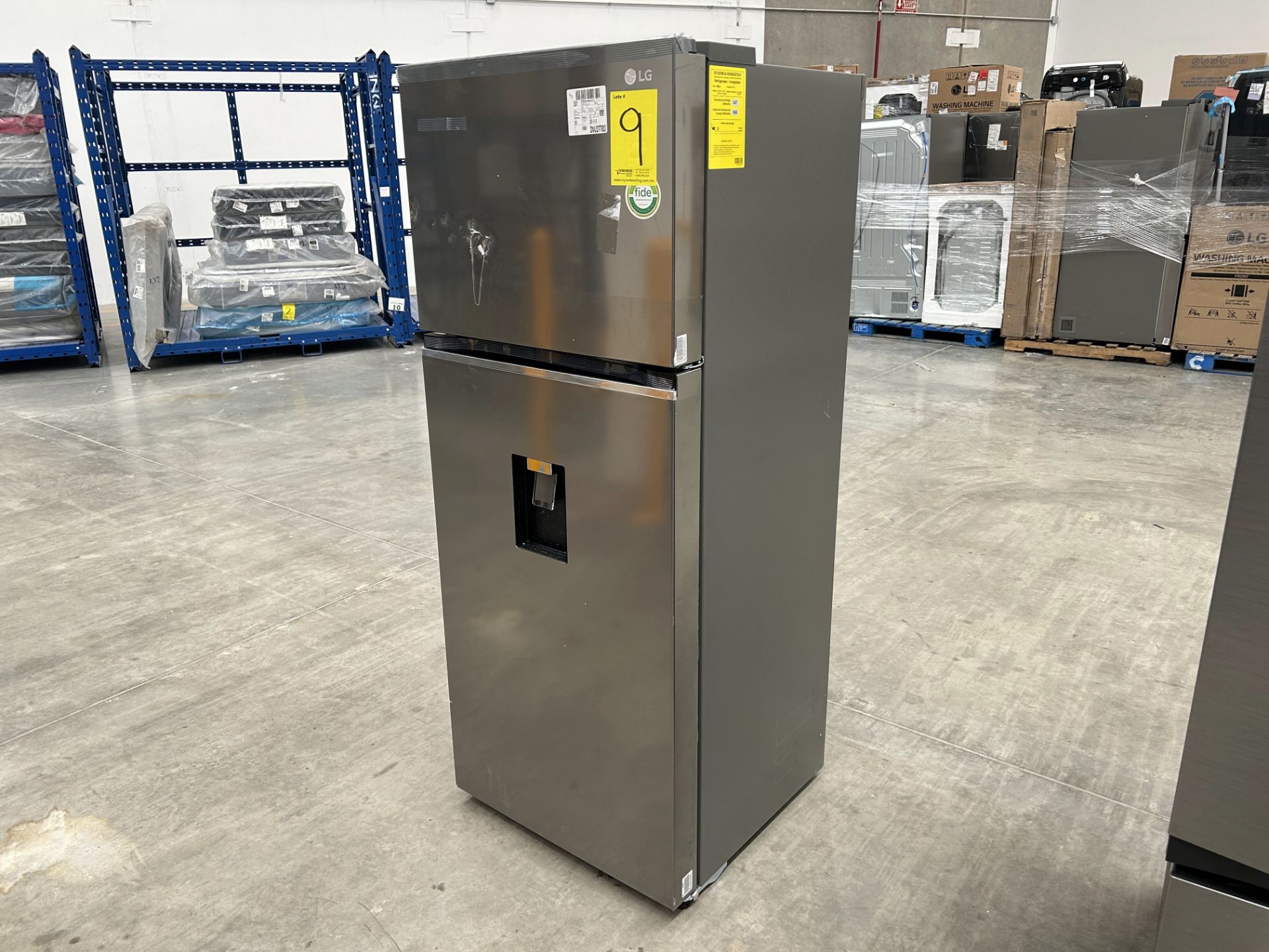 1 refrigerador con dispensador de agua Marca LG, Modelo VT40WP, Serie 2X898, Color GRIS (No se aseg - Image 2 of 7