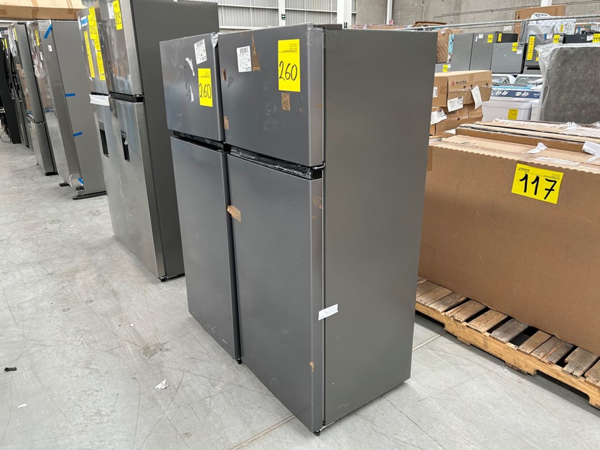 2 refrigeradores contiene: 1 refrigerador Marca HISENSE, Modelo RT80D6AGX, Color NEGRO; 1 refrigera - Image 3 of 8