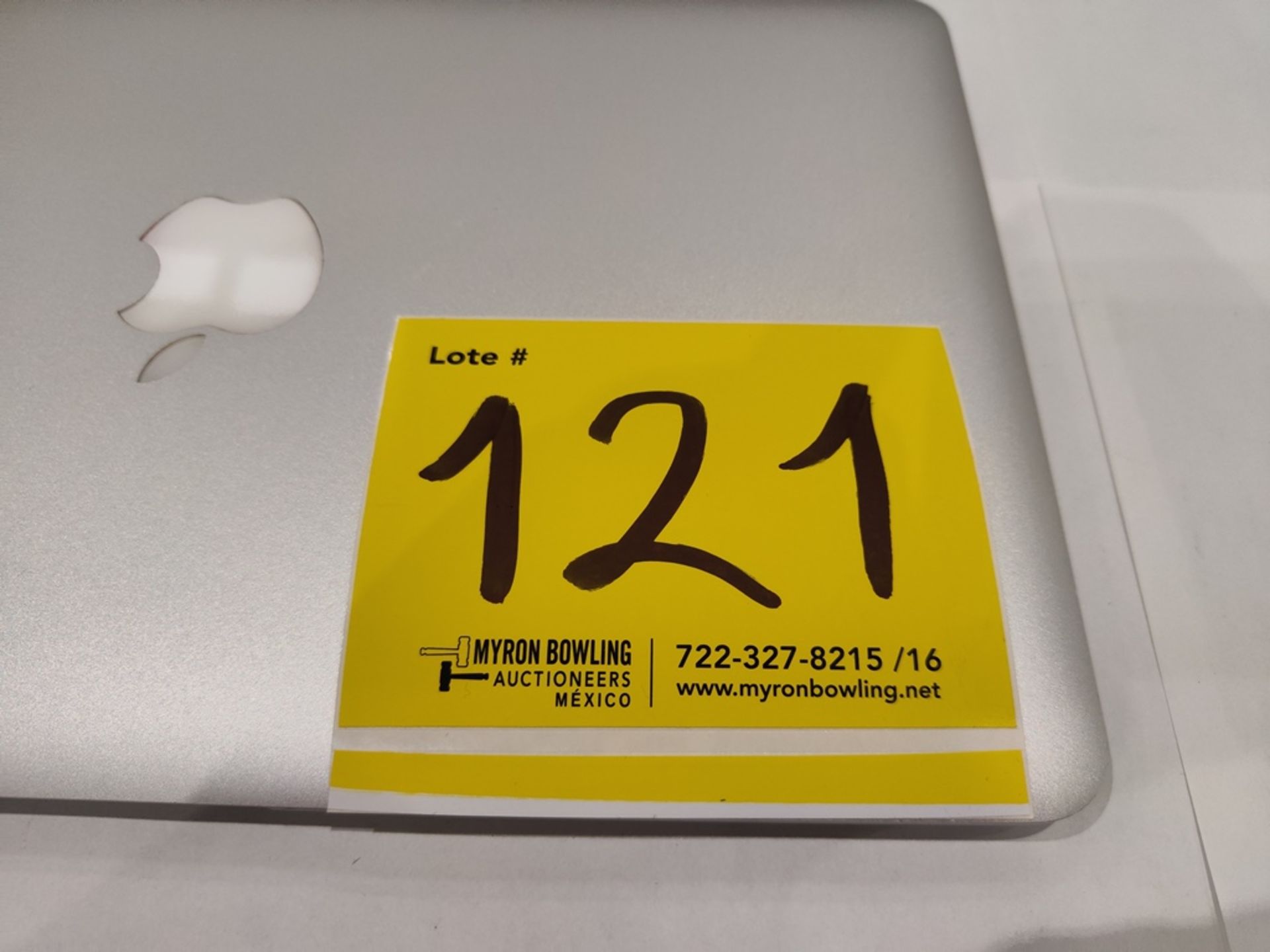 1 MacBook Air de 128 GB (No se asegura su funcionamiento, favor de inspeccionar) - Image 5 of 5