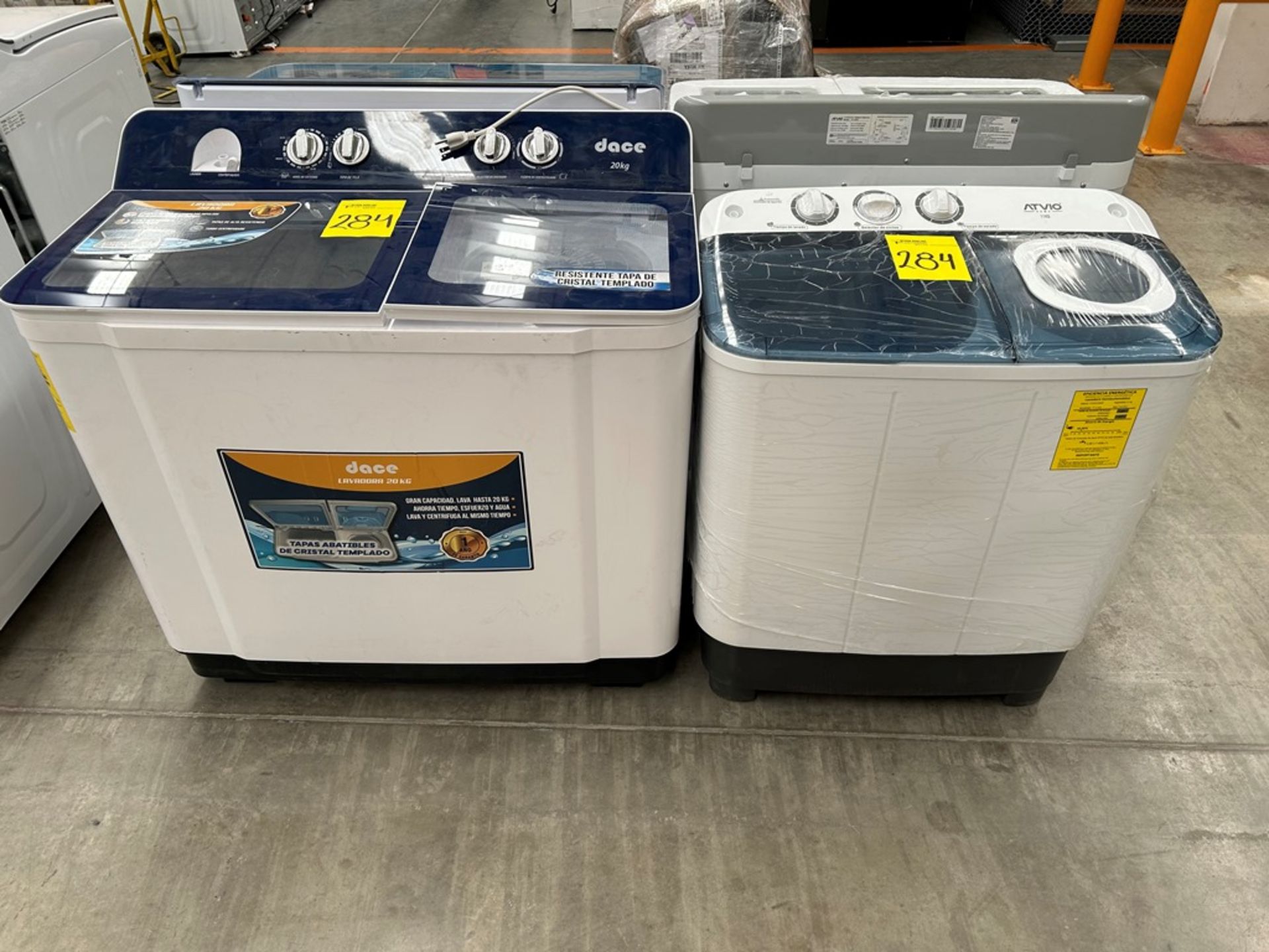 2 Lavadoras contiene: 1 Lavadora de 20 KG, Marca DACE, Modelo LS2002C, Color BLANCO; 1 Lavadora de