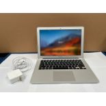 1 Laptop MacBook Air con capacidad de disco de 128 GB y 8 GB de RAM, Serie C02SF3YHH3QD, Color Plat