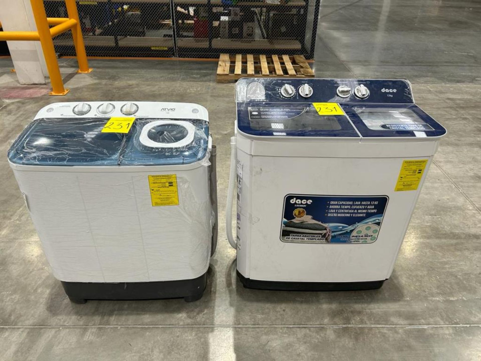 2 Lavadoras contiene: 1 Lavadora de 13 KG, Marca DACE, Modelo LS1302C, Color BLANCO; 1 Lavadora de