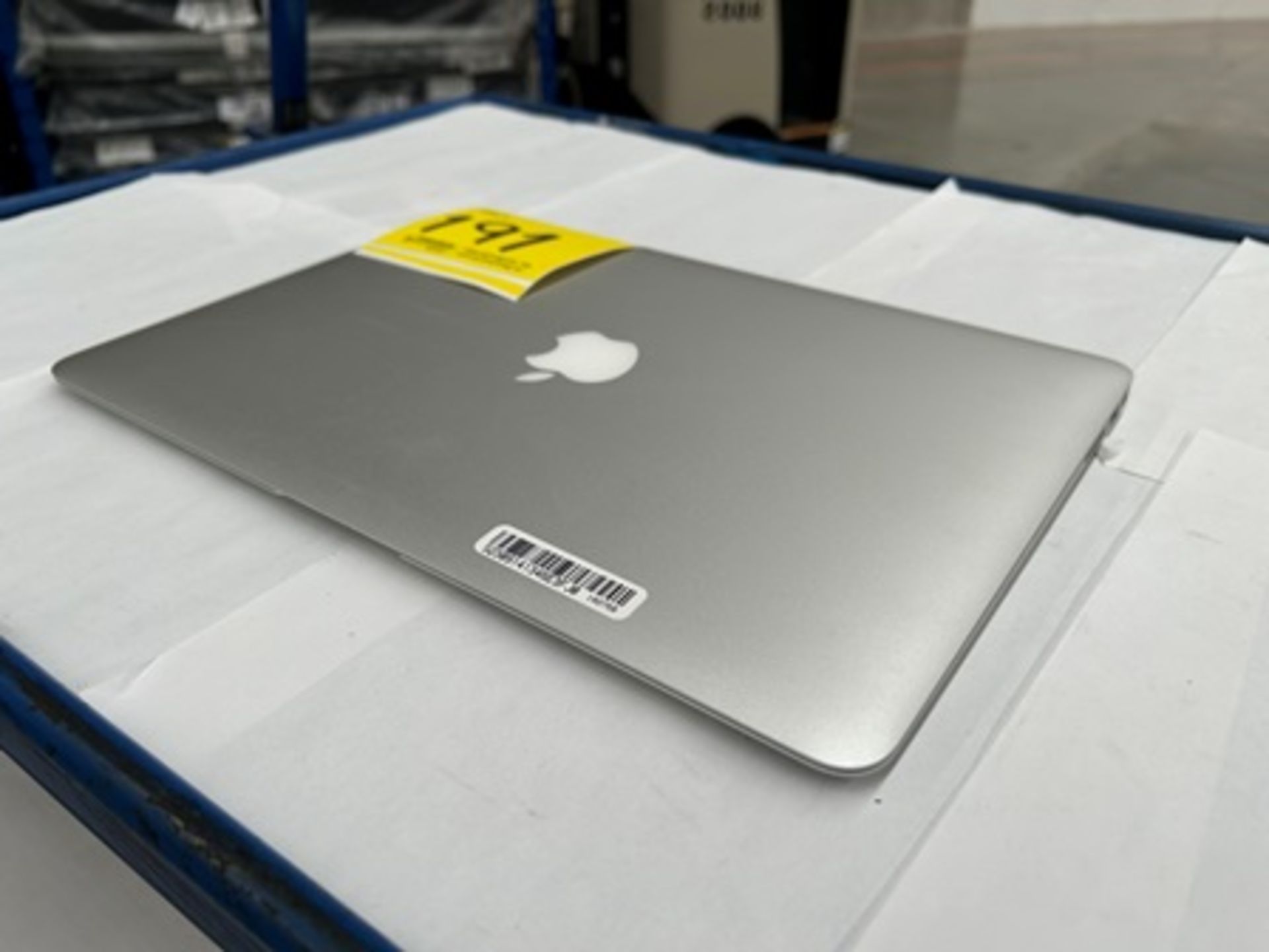1 MacBook Air de 128 GB (enciende, sin cuenta) (No se asegura su funcionamiento, favor de inspeccio - Image 6 of 6