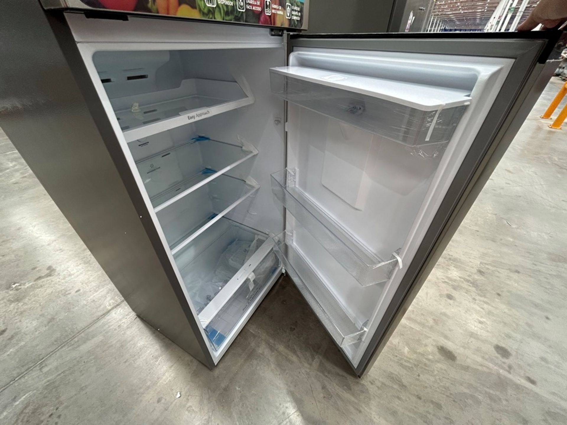 1 refrigerador con dispensador de agua Marca HISENSE, Modelo RT16N6CDX, Color GRIS (No se asegura s - Image 5 of 6