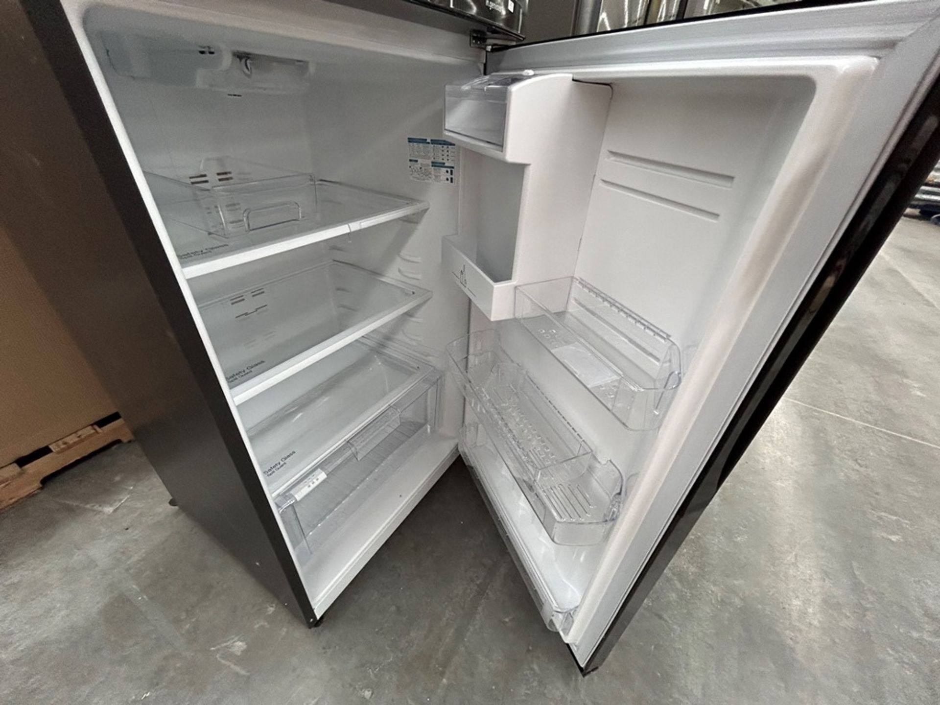 1 refrigerador con dispensador de agua Marca MABE, Modelo RMS510IAMRPA, Serie 12451, Color NEGRO ( - Image 4 of 7