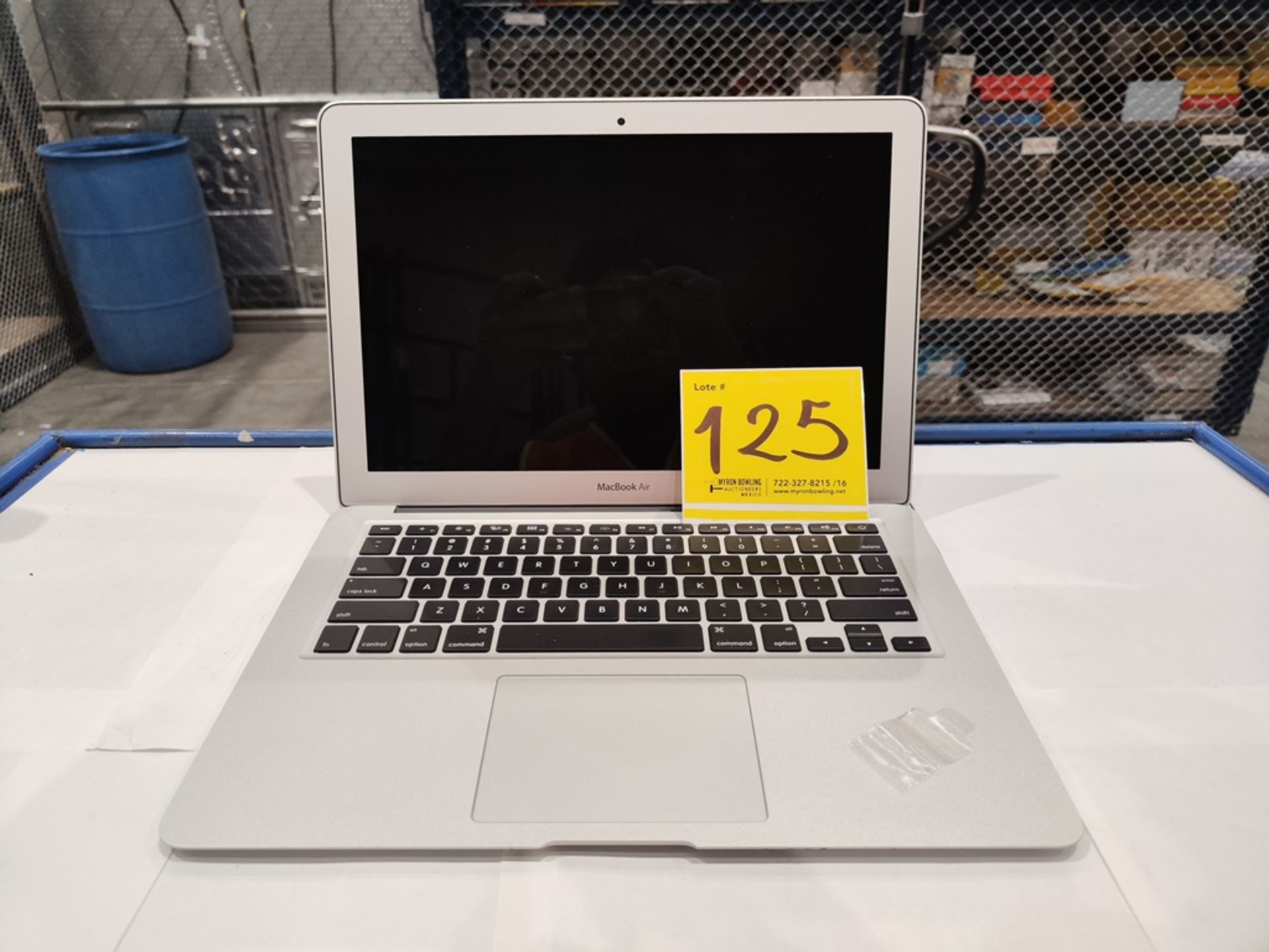 1 MacBook Air de 128 GB (No se asegura su funcionamiento, favor de inspeccionar)