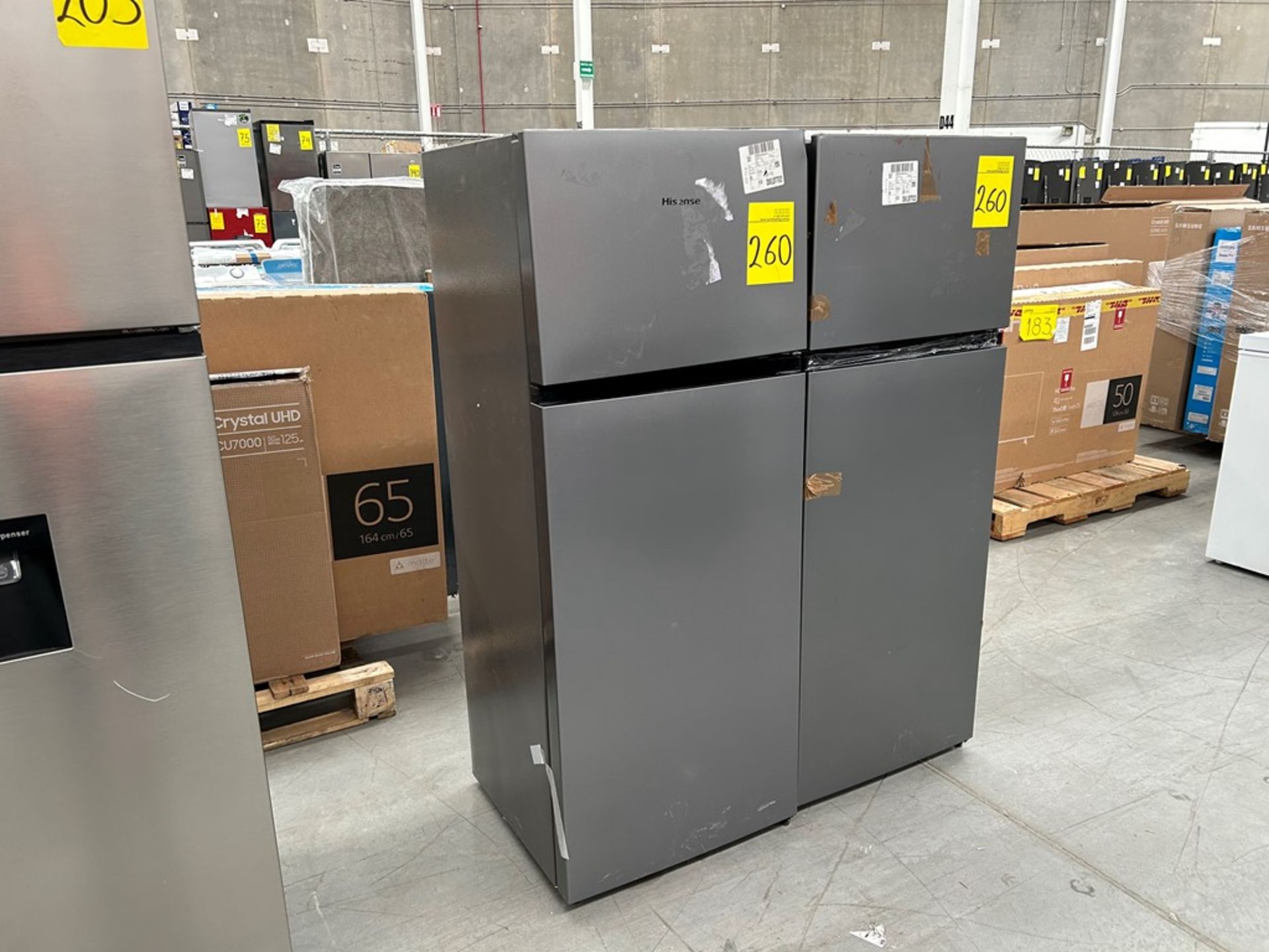 2 refrigeradores contiene: 1 refrigerador Marca HISENSE, Modelo RT80D6AGX, Color NEGRO; 1 refrigera - Image 2 of 8
