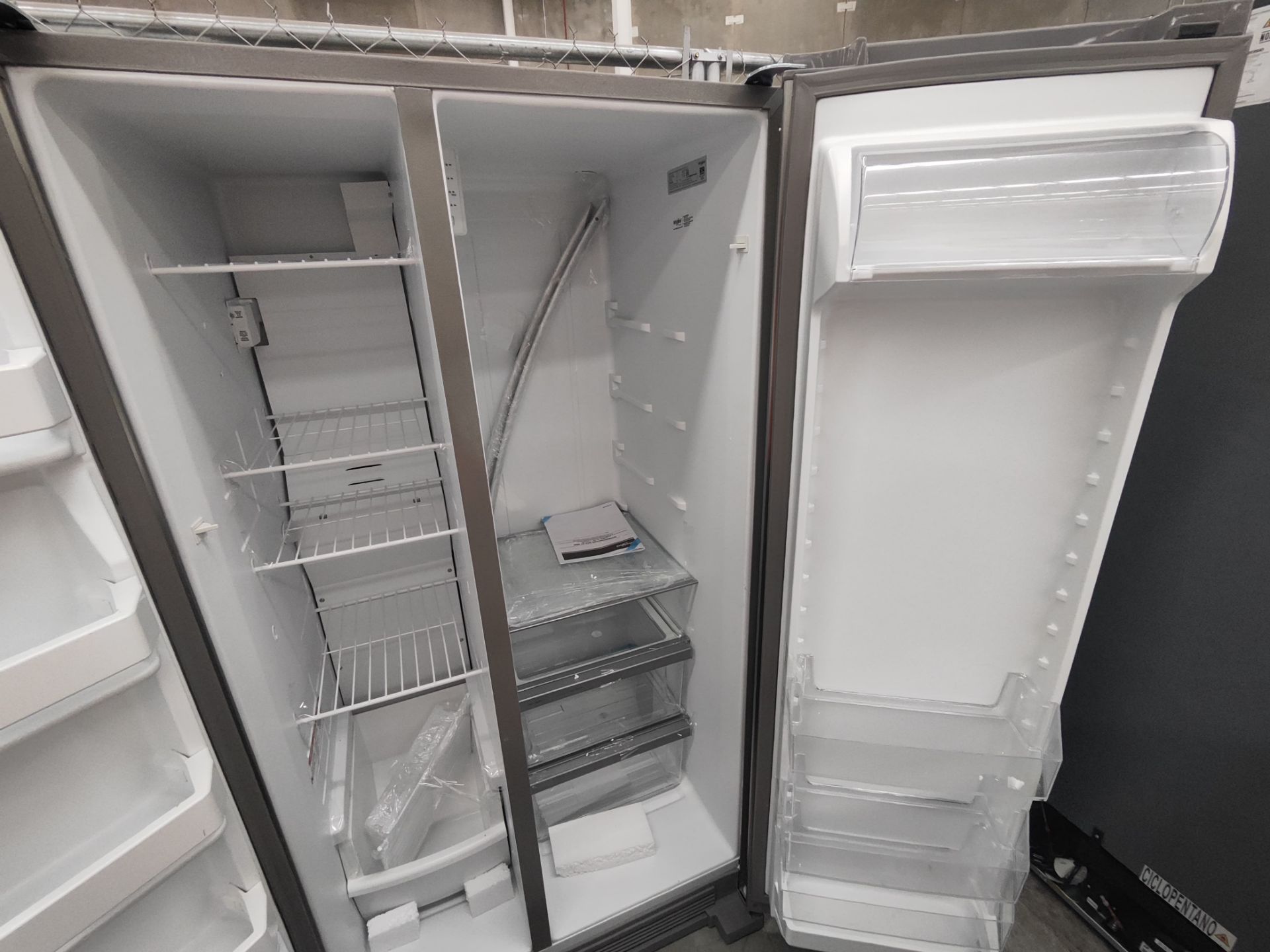 1 refrigerador Marca WHIRPOOL, Modelo WD5600S, Color GRIS (No se asegura su funcionamiento, favor d - Image 4 of 6