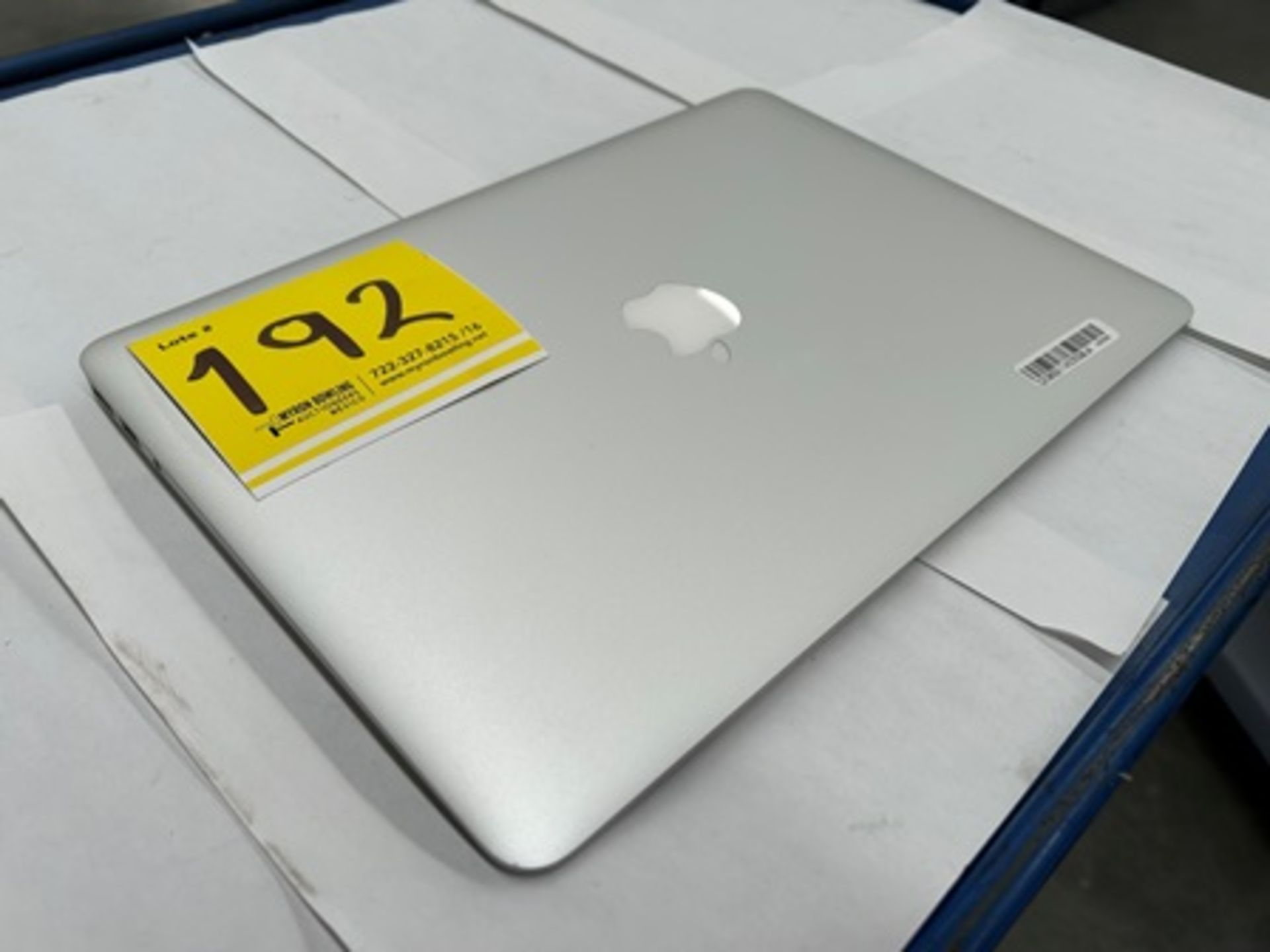 1 MacBook Air de 128 GB (enciende, con cuenta)(No se asegura su funcionamiento, favor de inspeccion - Image 5 of 6