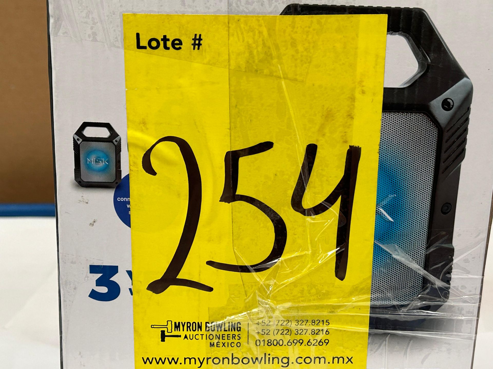 Lote de 10 artículos contiene: 1 bocina portátil MISK; 1 batería portátil DAEWOO; 4 audífonos inalá - Image 14 of 14