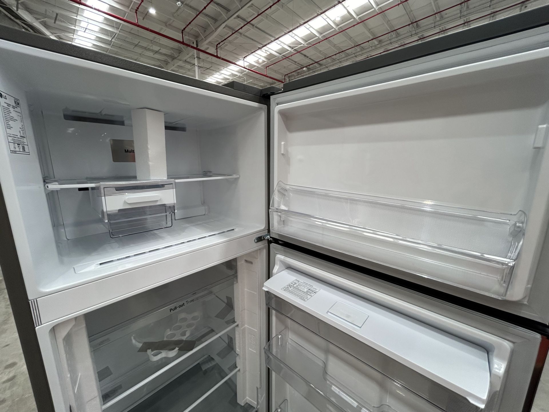 1 refrigerador con dispensador de agua Marca LG, Modelo VT40WP, Serie 2X898, Color GRIS (No se aseg - Image 5 of 7