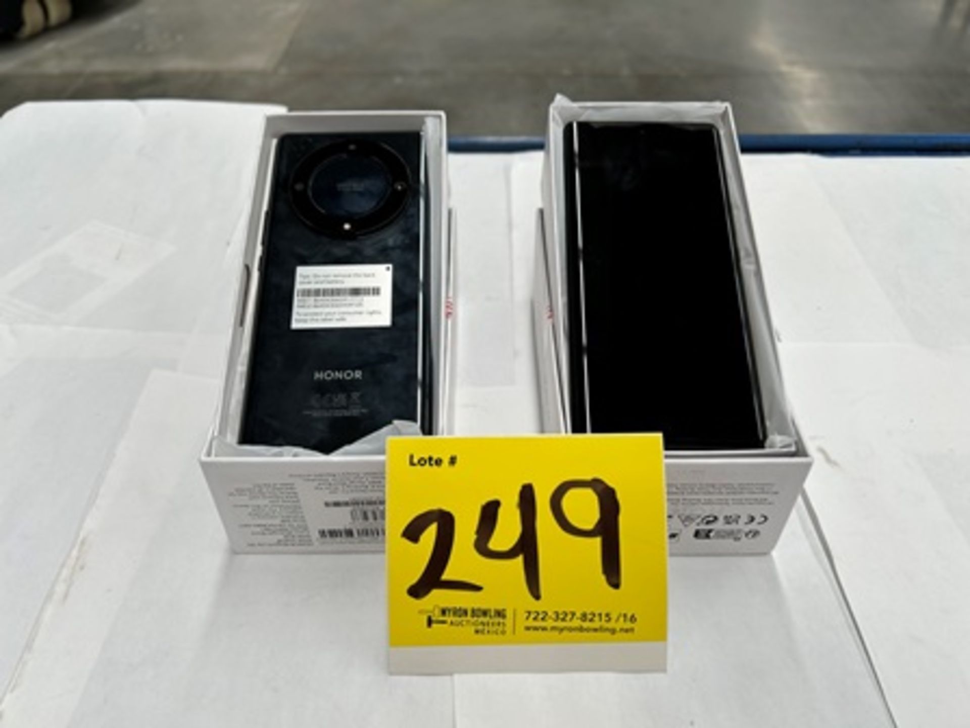 2 celulares contiene: 1 celular Marca HONOR, Modelo MAGIC5 LITE, 8 GB de RAM, 256 GB de almacenamie - Image 4 of 5