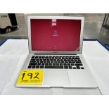 1 MacBook Air de 128 GB (enciende, con cuenta)(No se asegura su funcionamiento, favor de inspeccion