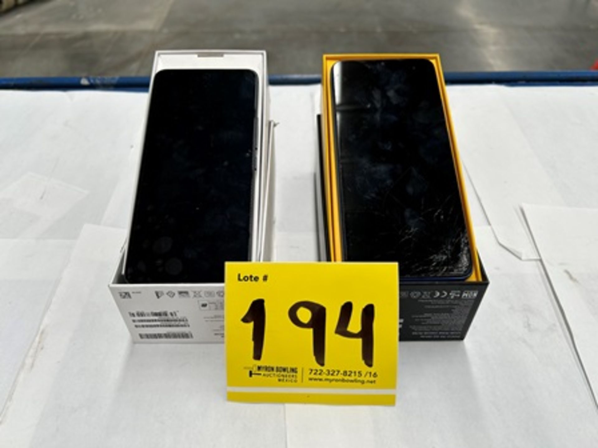 2 celulares contiene: 1 celular Marca XIAOMI, Modelo 12 lite black 8 GB de RAM, 256 GB de almacenam