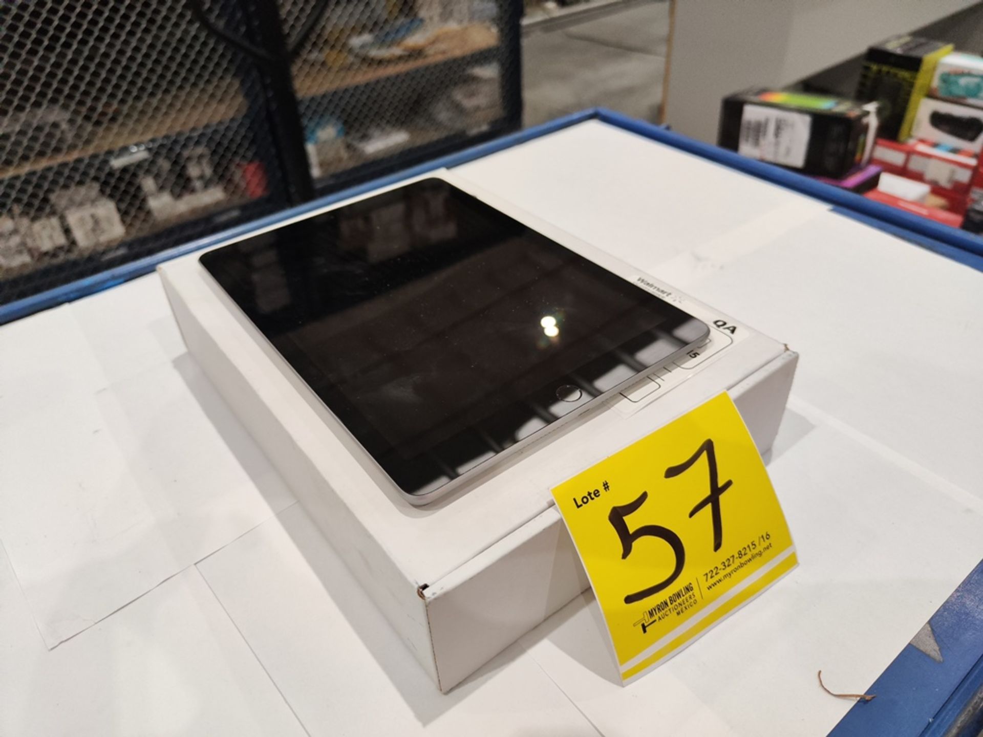 1 iPad 6a generación de 32 GB (Favor de inspeccionar) - Image 3 of 5