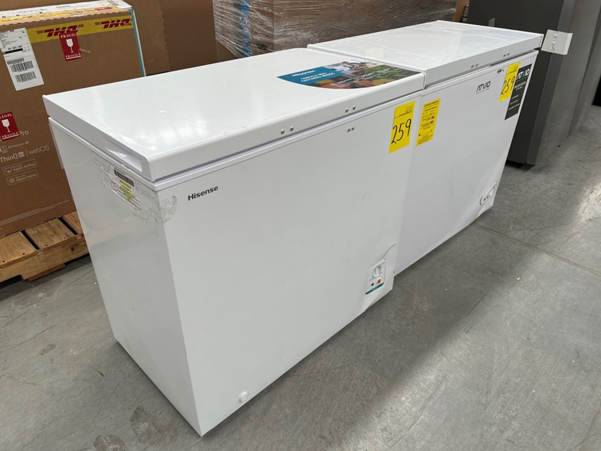 2 congeladores contiene: 1 congelador Marca HISENSE, Modelo FC70D6BWX, Color GRIS; 1 congelador Mar - Image 3 of 6